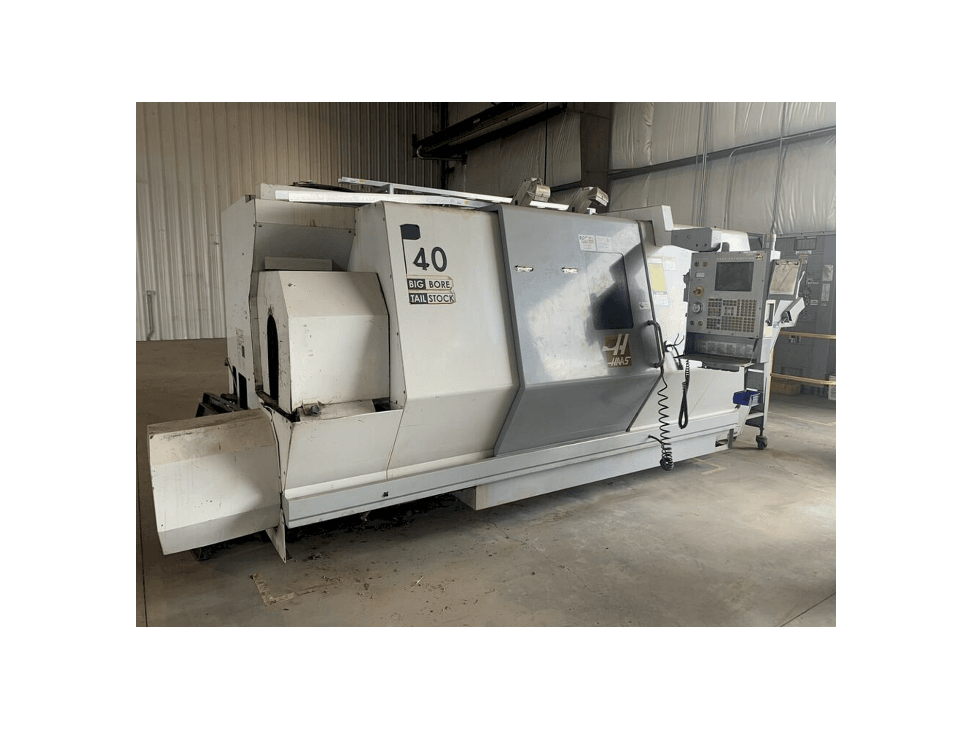 Frontansicht der HAAS SL-40TB Maschine