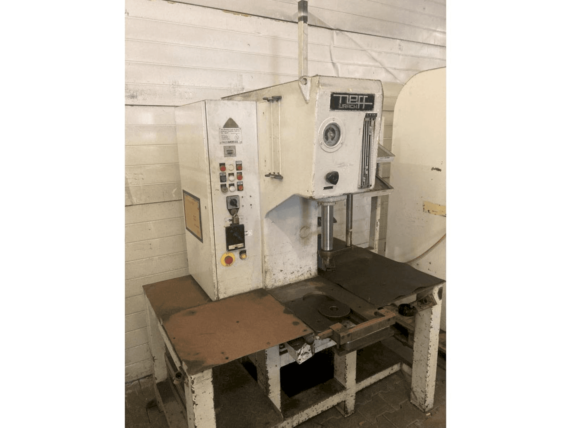 Frontansicht der Walter NEFF T6.3 Maschine