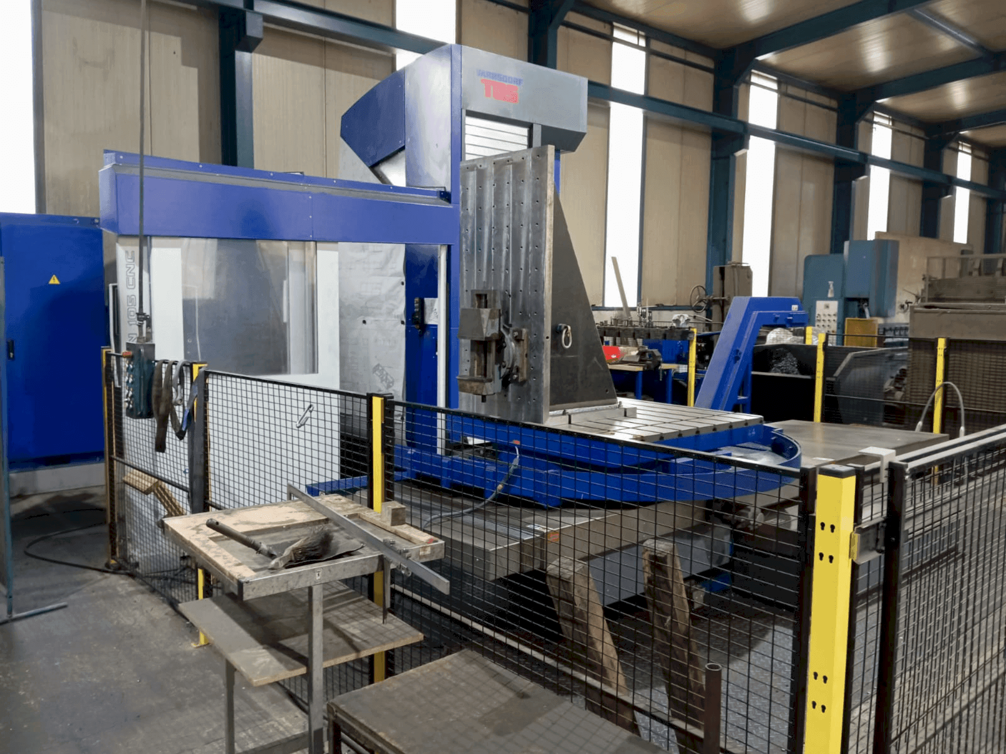 Frontansicht der TOS Vansdorf WHQ 105 Maschine