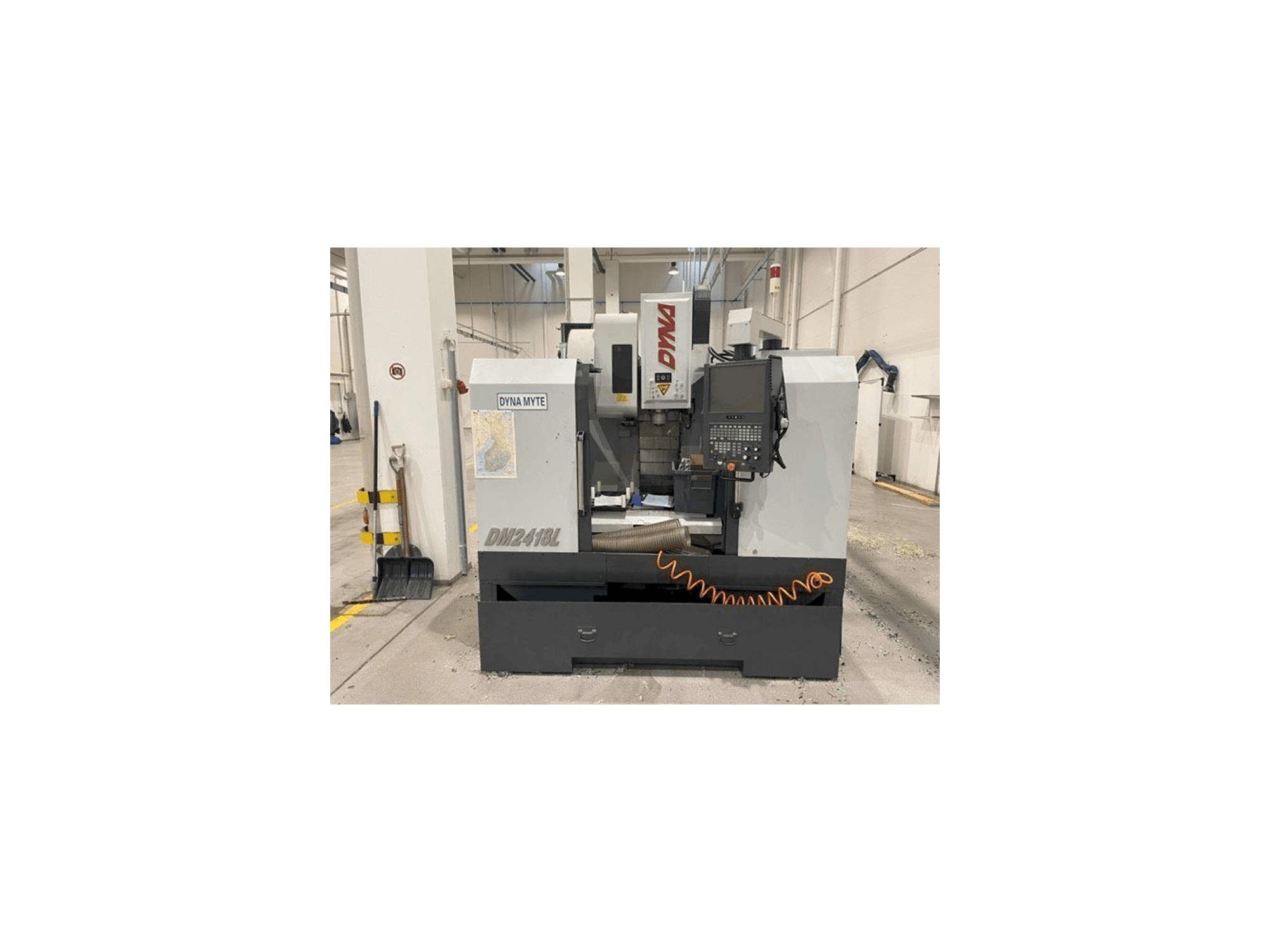 Frontansicht der Dyna Myte DM 2418 L Maschine