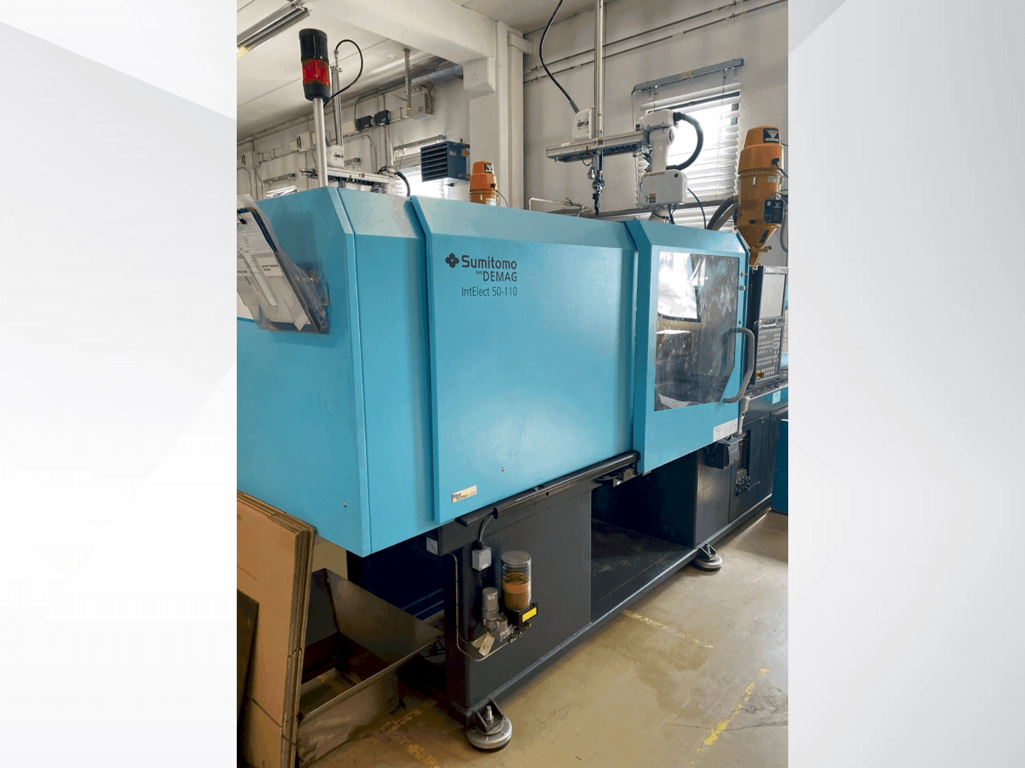 Frontansicht der DEMAG IntElect 50/370-110 Maschine