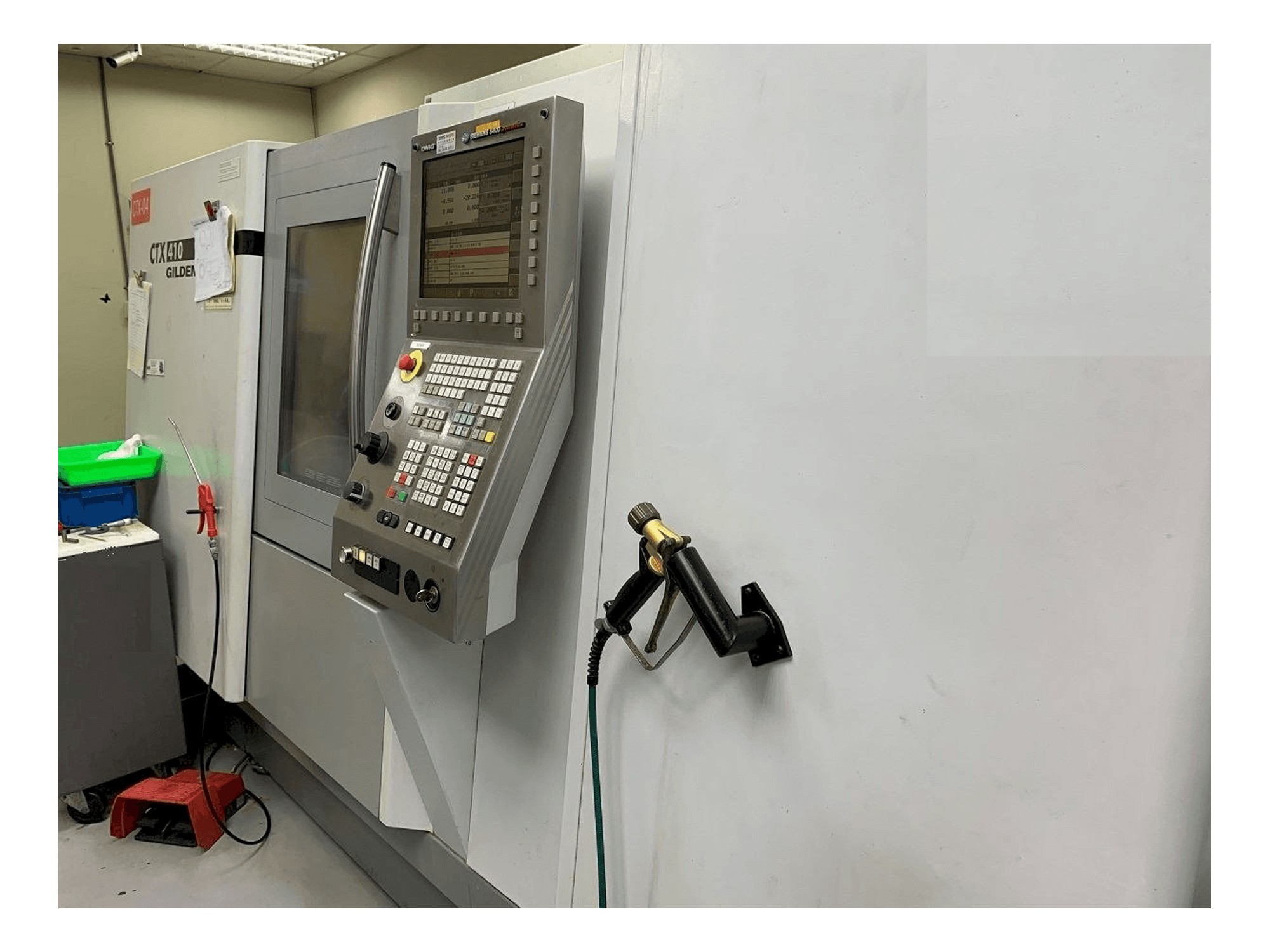 Frontansicht der Gildemeister CTX 410V6 Maschine