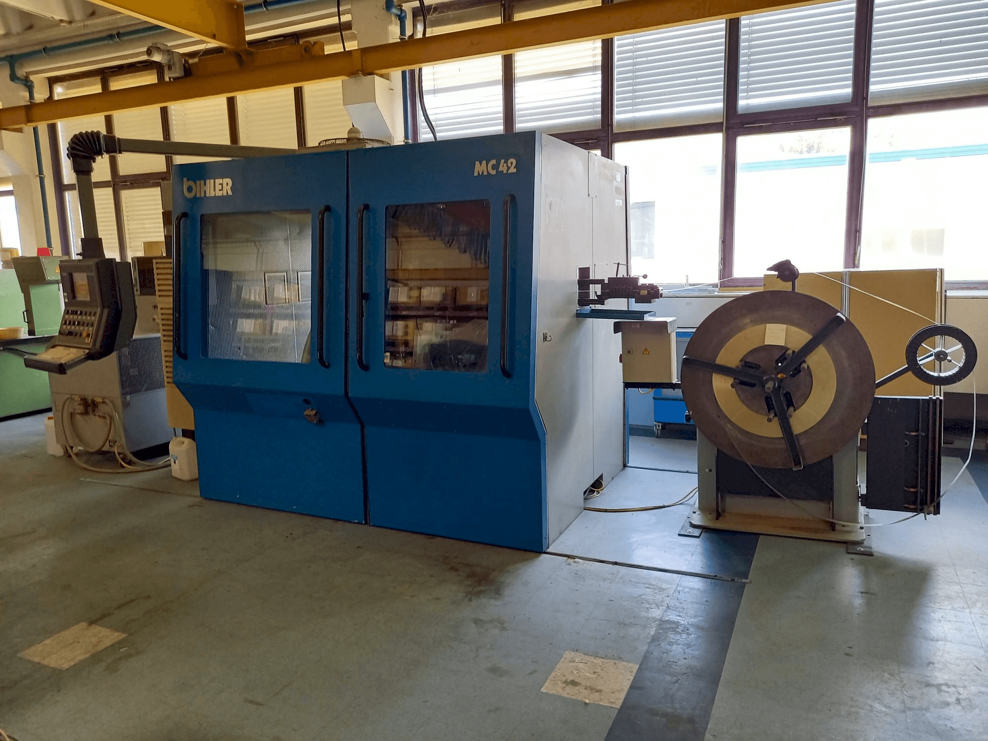 Frontansicht der Bihler MULTICENTER MC42 Maschine