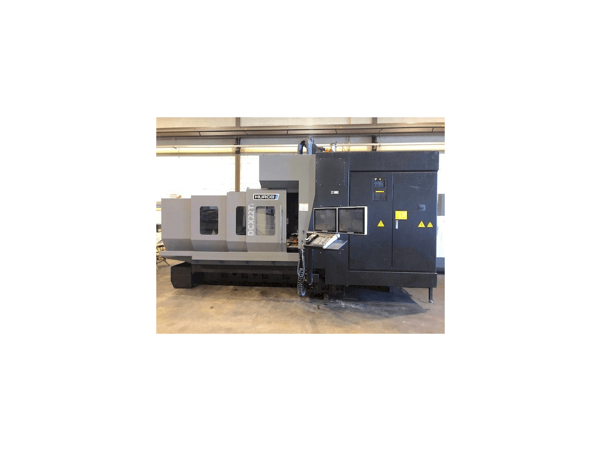 Frontansicht der Hurco DCX 22Ti Maschine