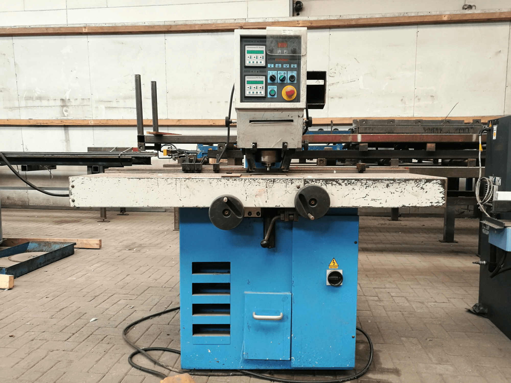 Frontansicht der Euromac XP 750/25 Maschine