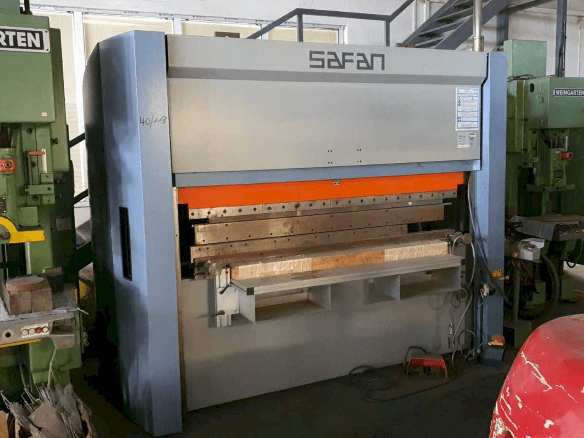 Frontansicht der Safan SMK-K 40-2050 TS1 Maschine