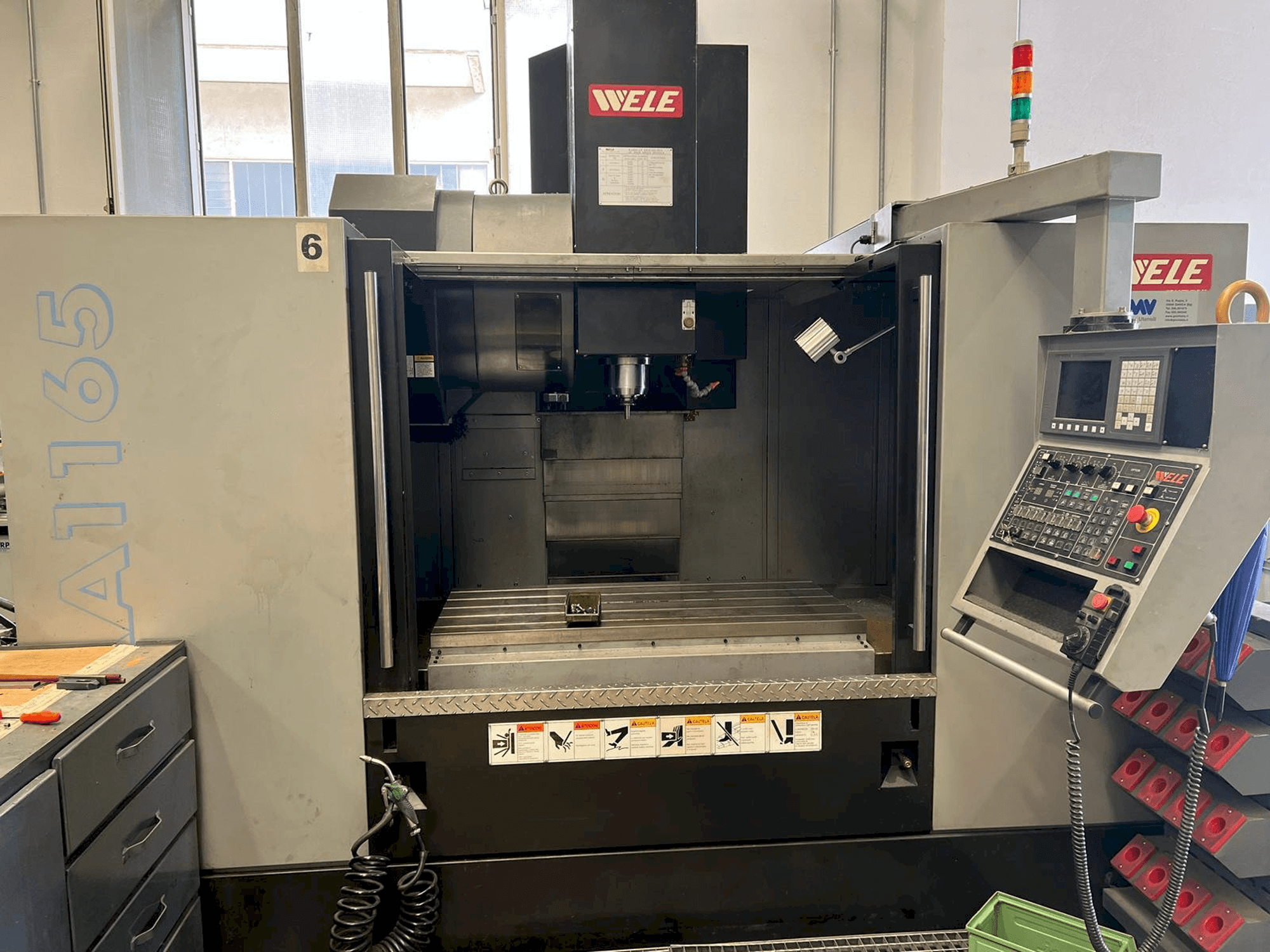 Frontansicht der Wele AA1165 Maschine