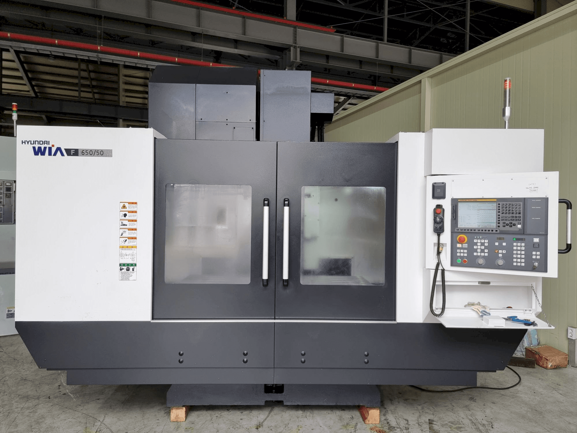 Frontansicht der Hyundai Wia F650/50 Maschine