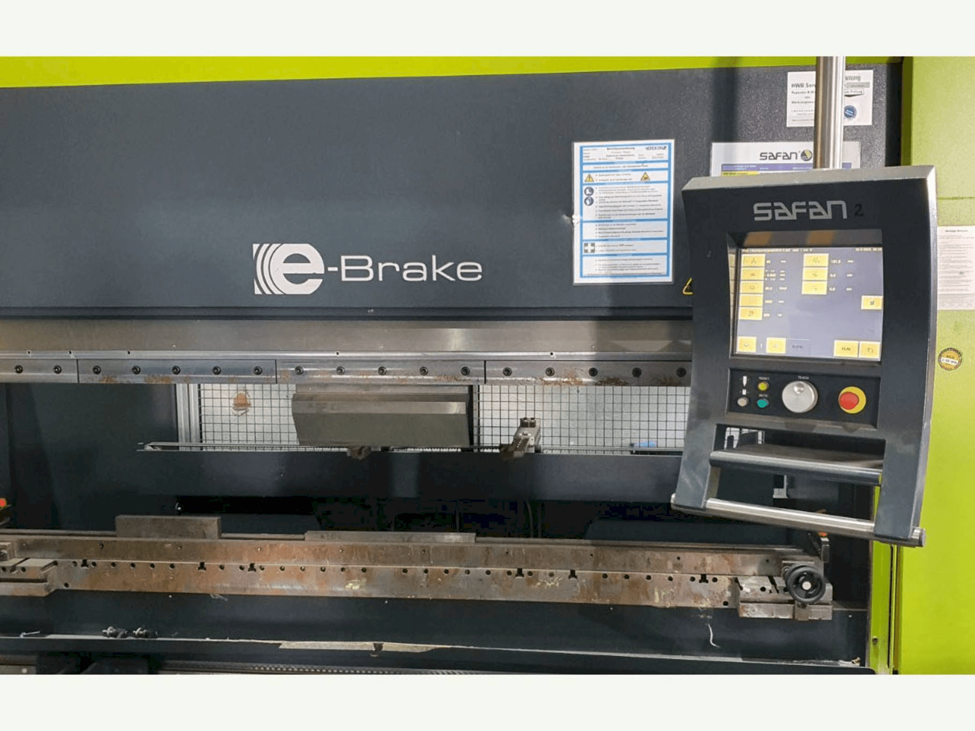 Frontansicht der Safan E-brake 50-2050 ts1 Maschine