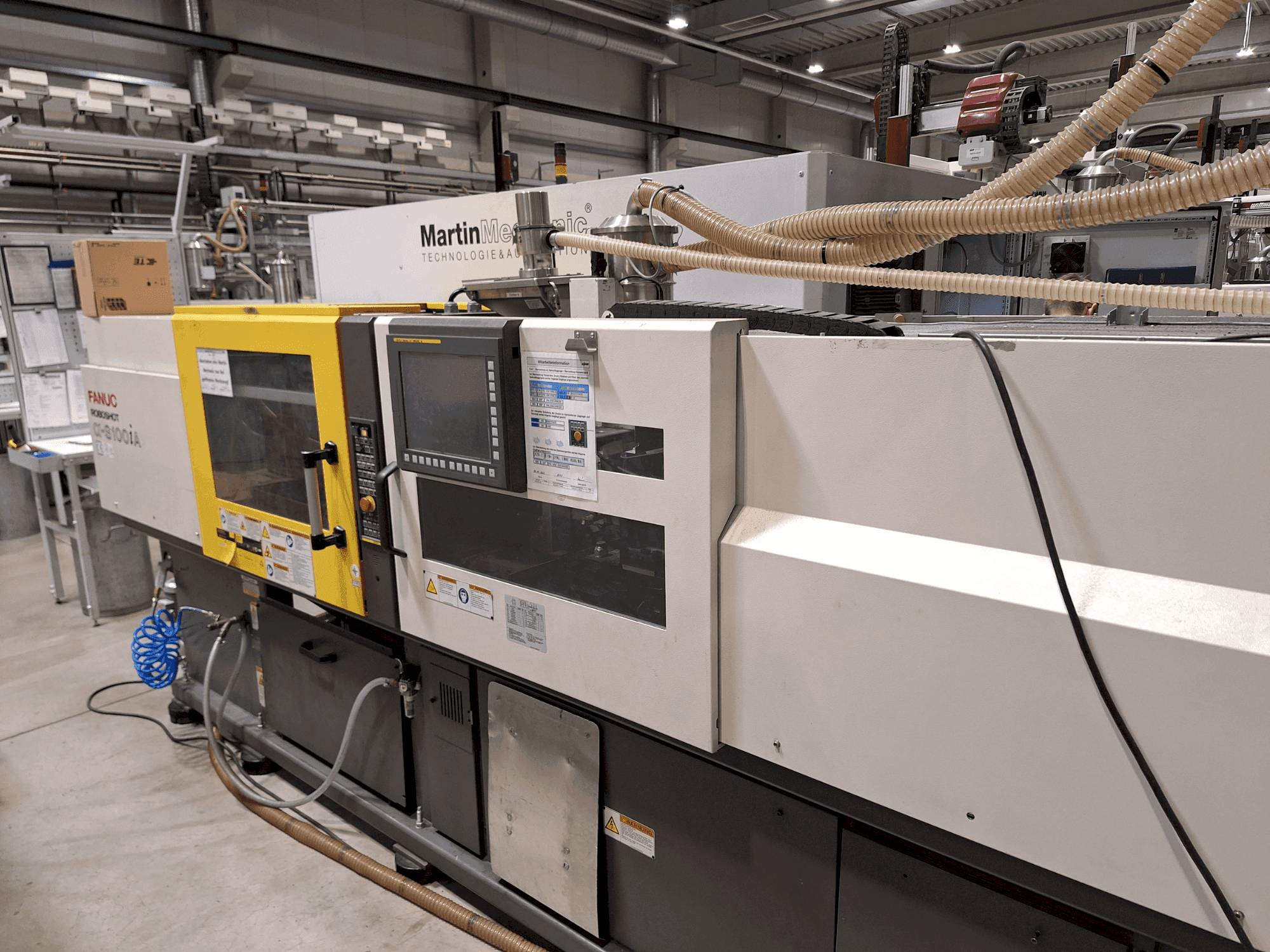 Frontansicht der FANUC Roboshot S100iA Maschine