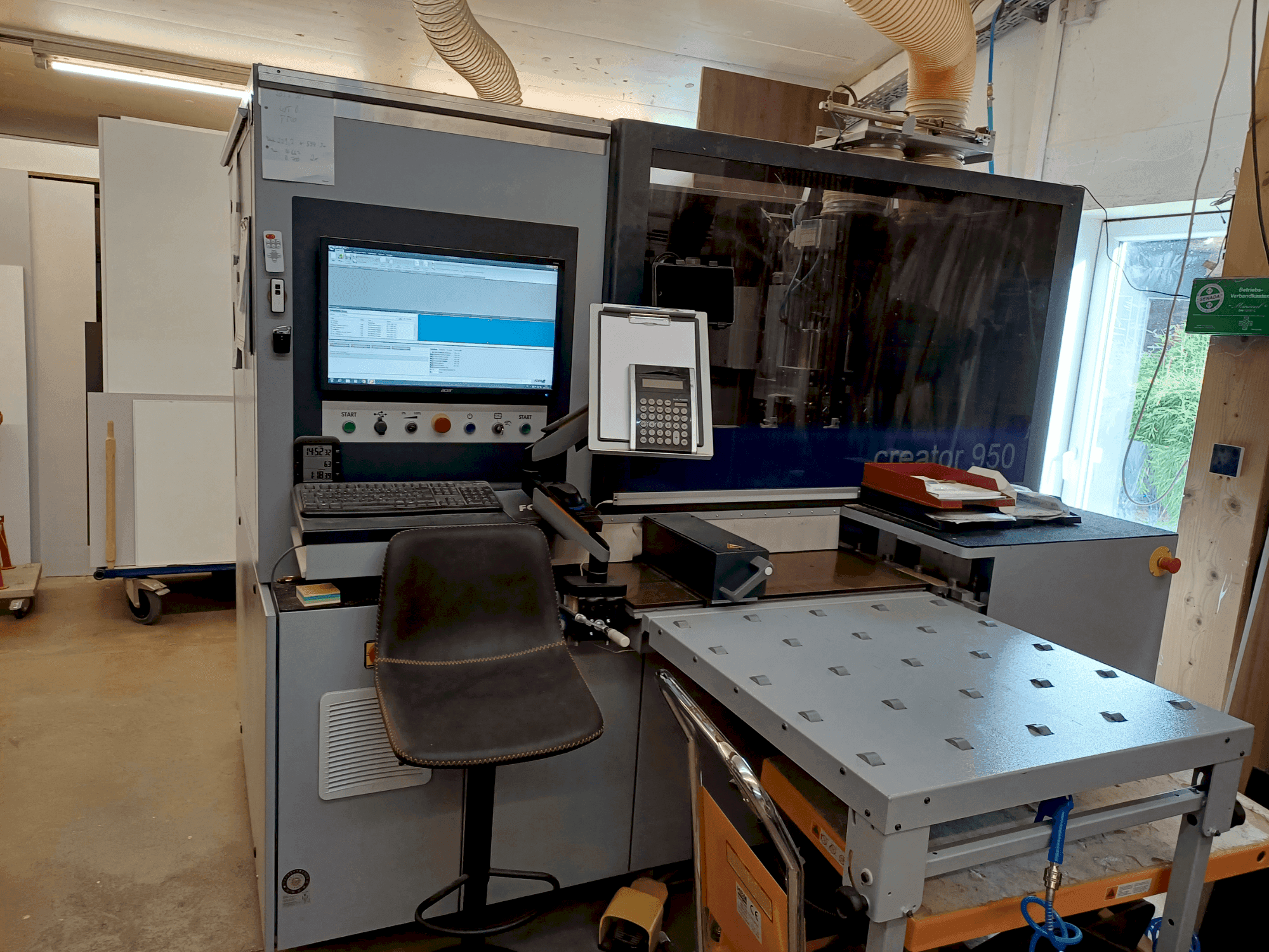 Frontansicht der FORMAT4 CNC CREATOR 950 Maschine