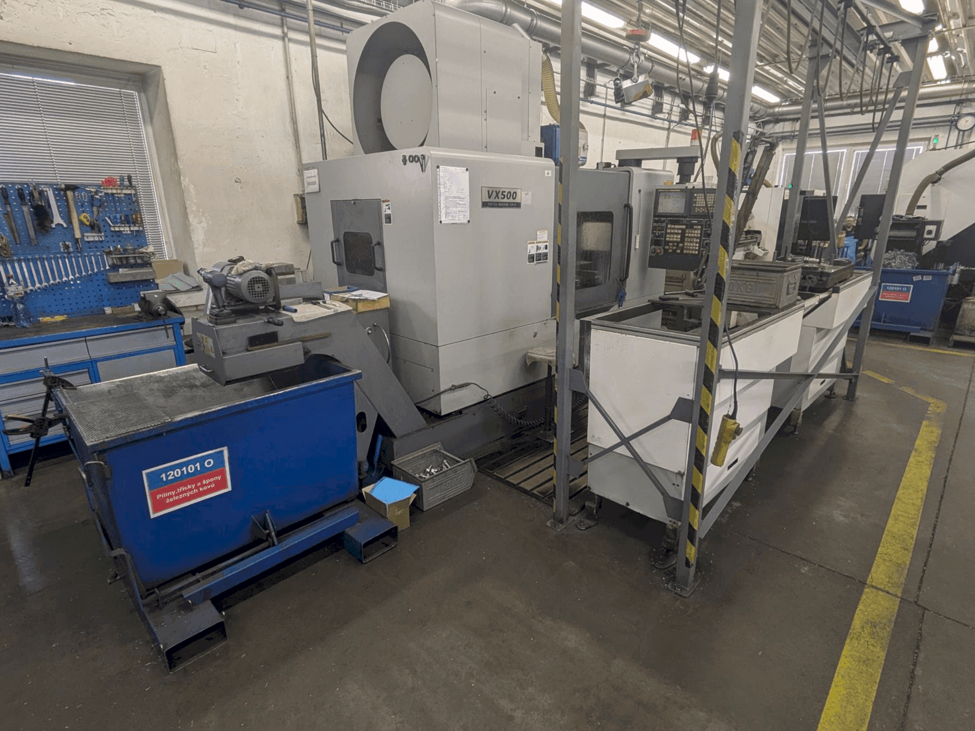 Frontansicht der HYUNDAI KIA VX500 Maschine