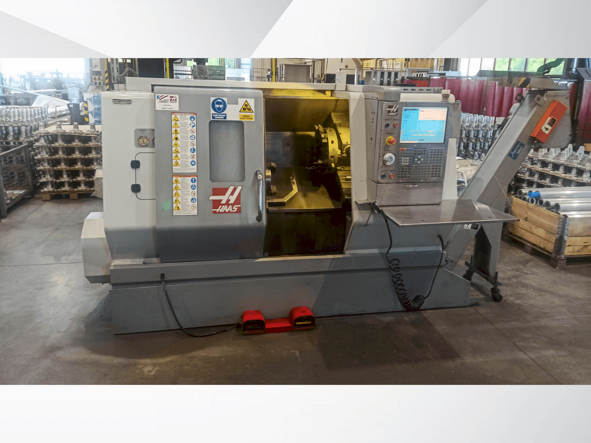 Frontansicht der HAAS SL-20TBHE Maschine