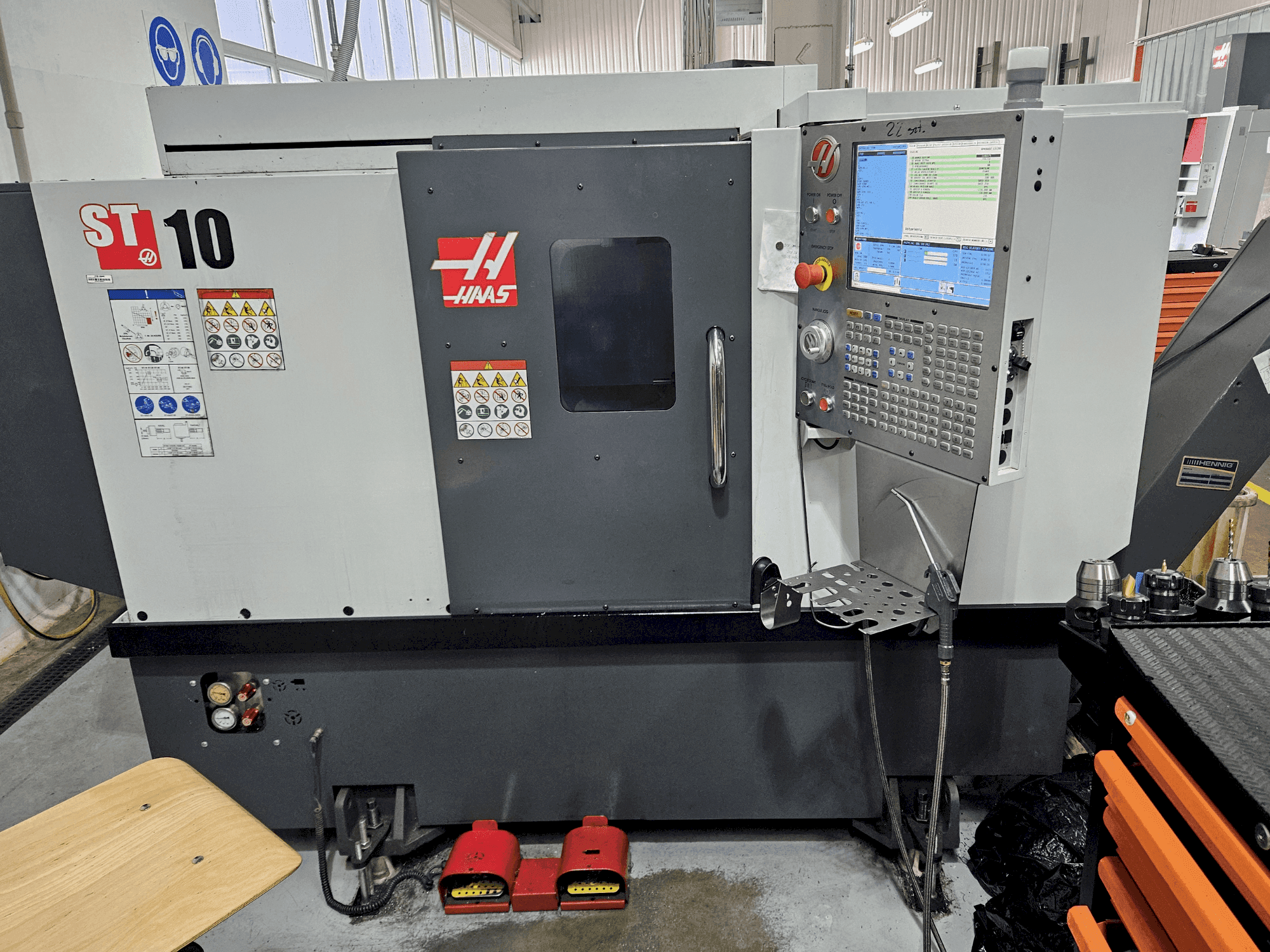 Frontansicht der HAAS ST-10 Maschine