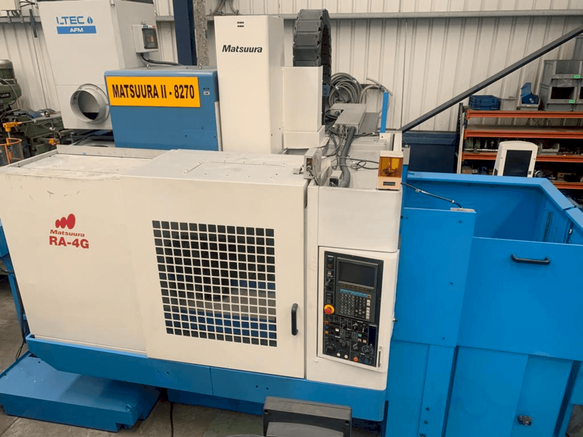Frontansicht der Matsuura RA-4G Maschine