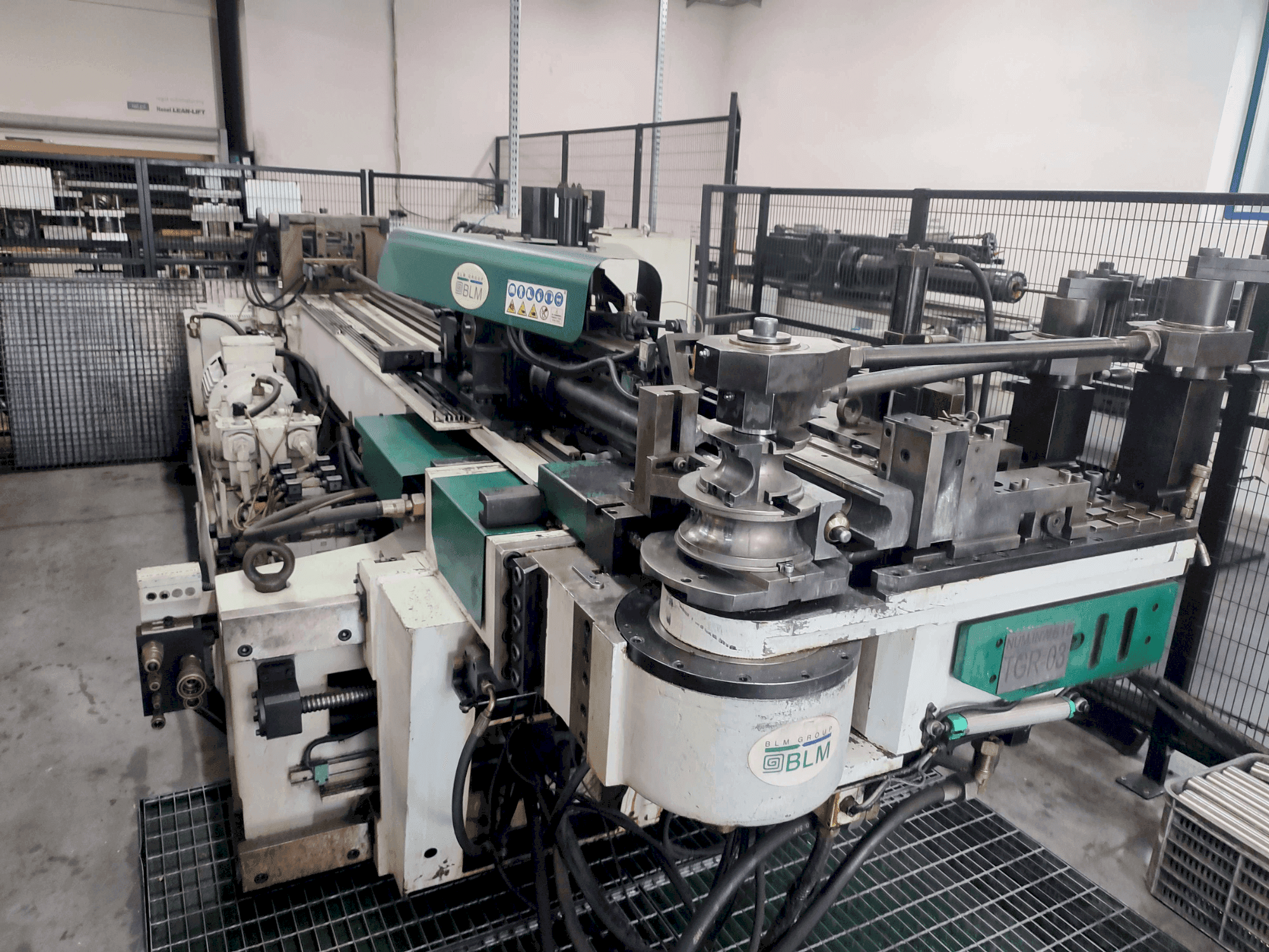 Frontansicht der BLM DYNAM 3FNC Maschine