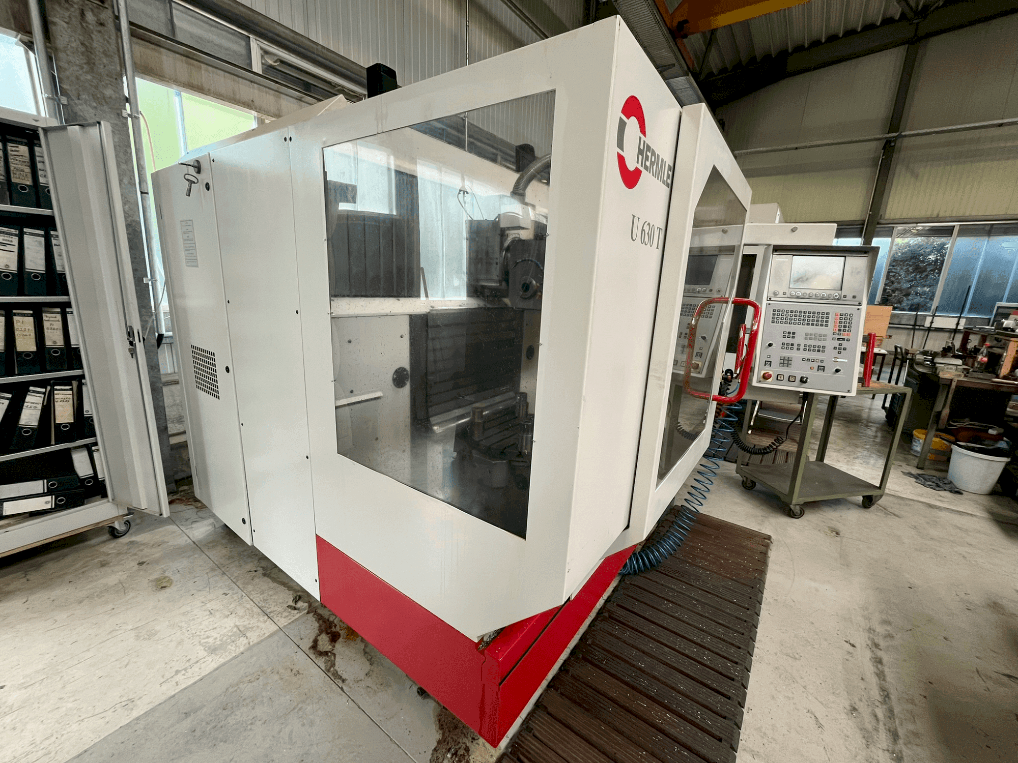 Frontansicht der HERMLE U 630 T Maschine