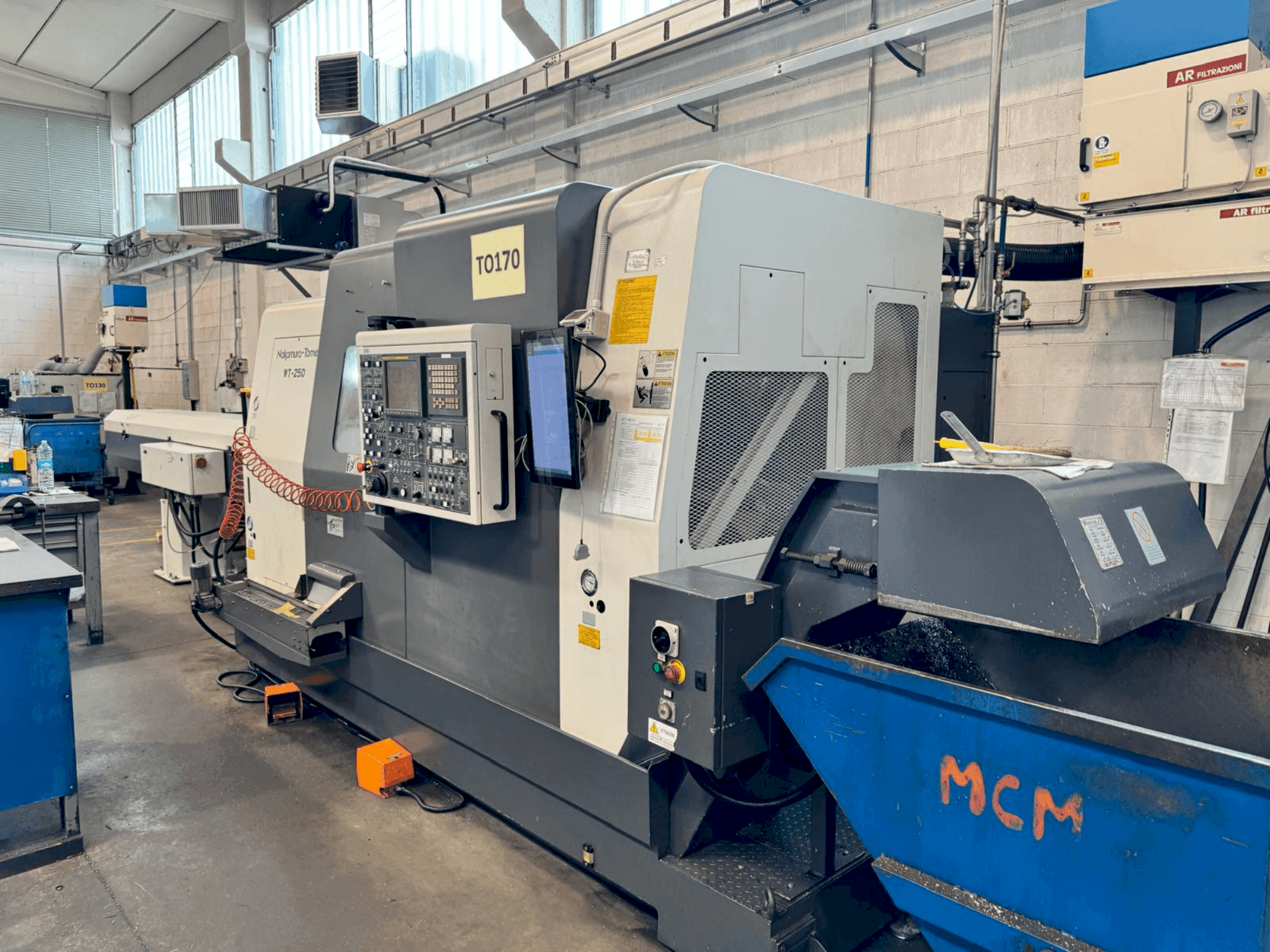 Frontansicht der NAKAMURA WT 250 Maschine