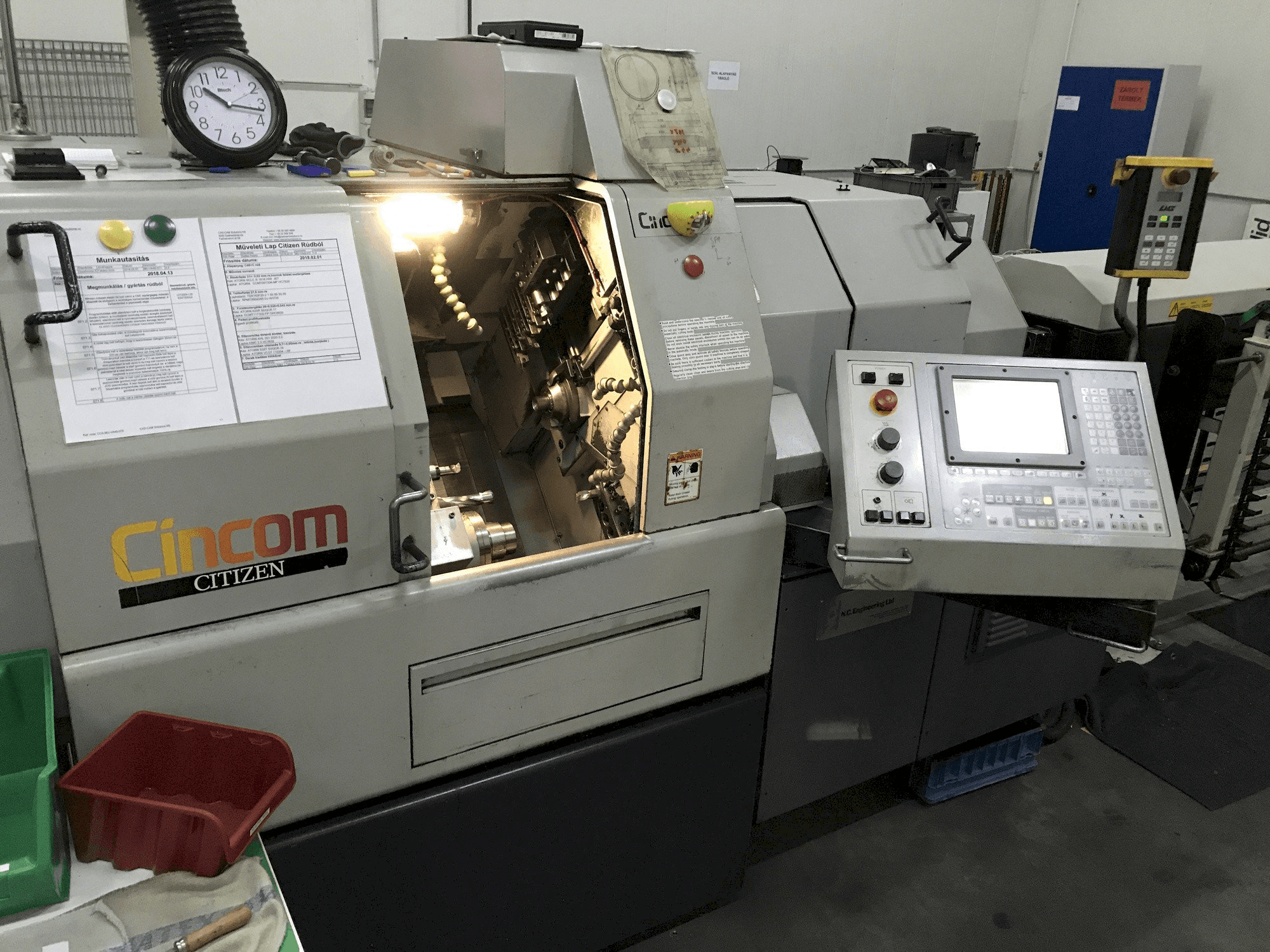 Frontansicht der Citizen Cincom L32 Maschine