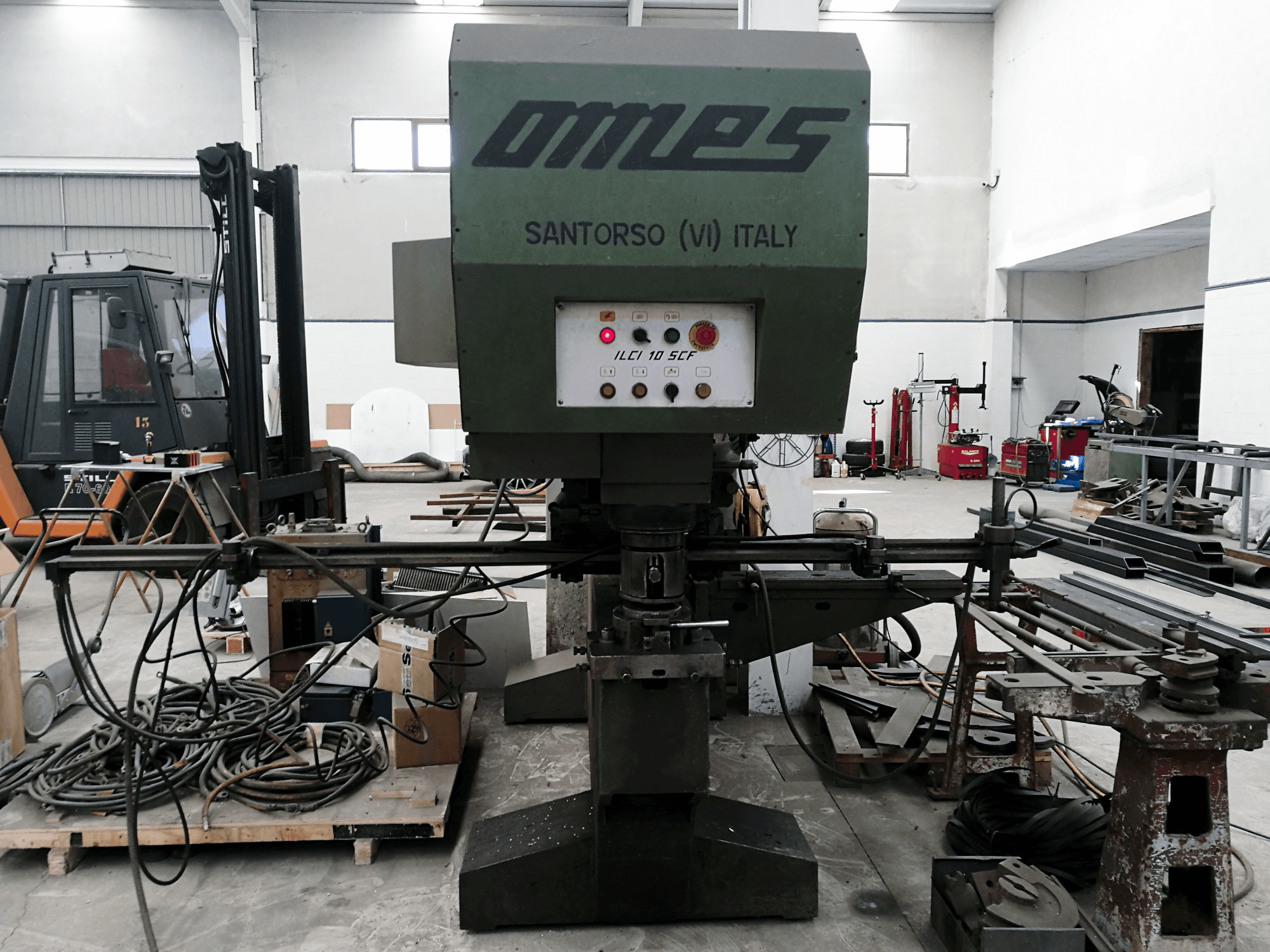 Frontansicht der Omes ILCI 10 SCF Maschine