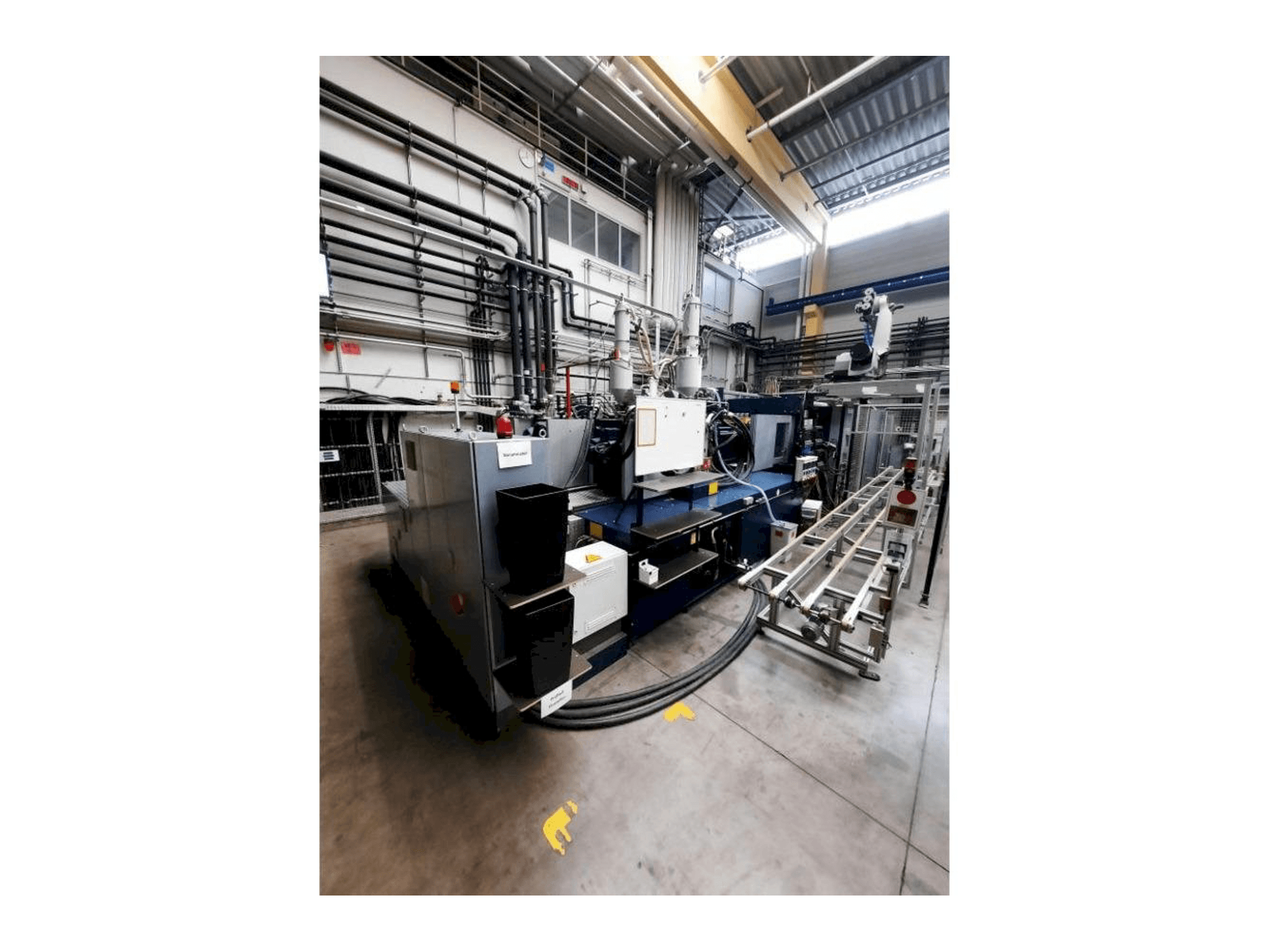 Frontansicht der Battenfeld HM13000/9200/7700 Maschine