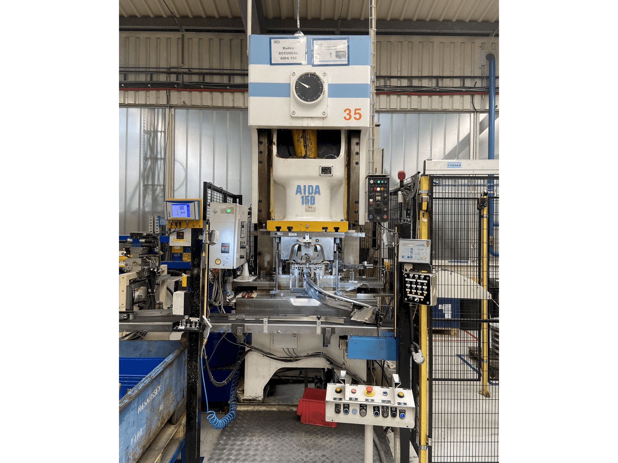 Frontansicht der AIDA NC1-150(2) (1996) Maschine