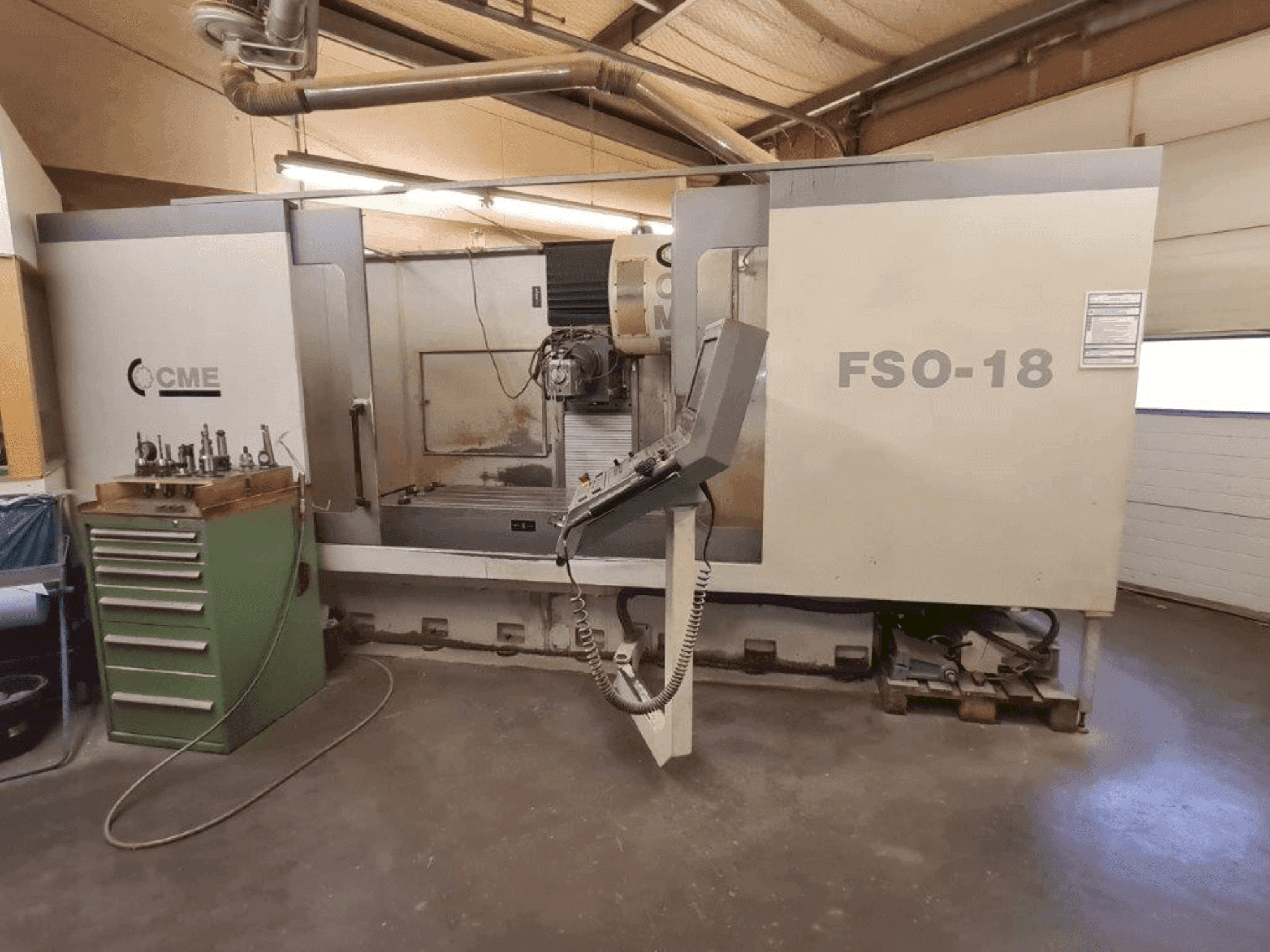 Frontansicht der CME FSO-18 Maschine