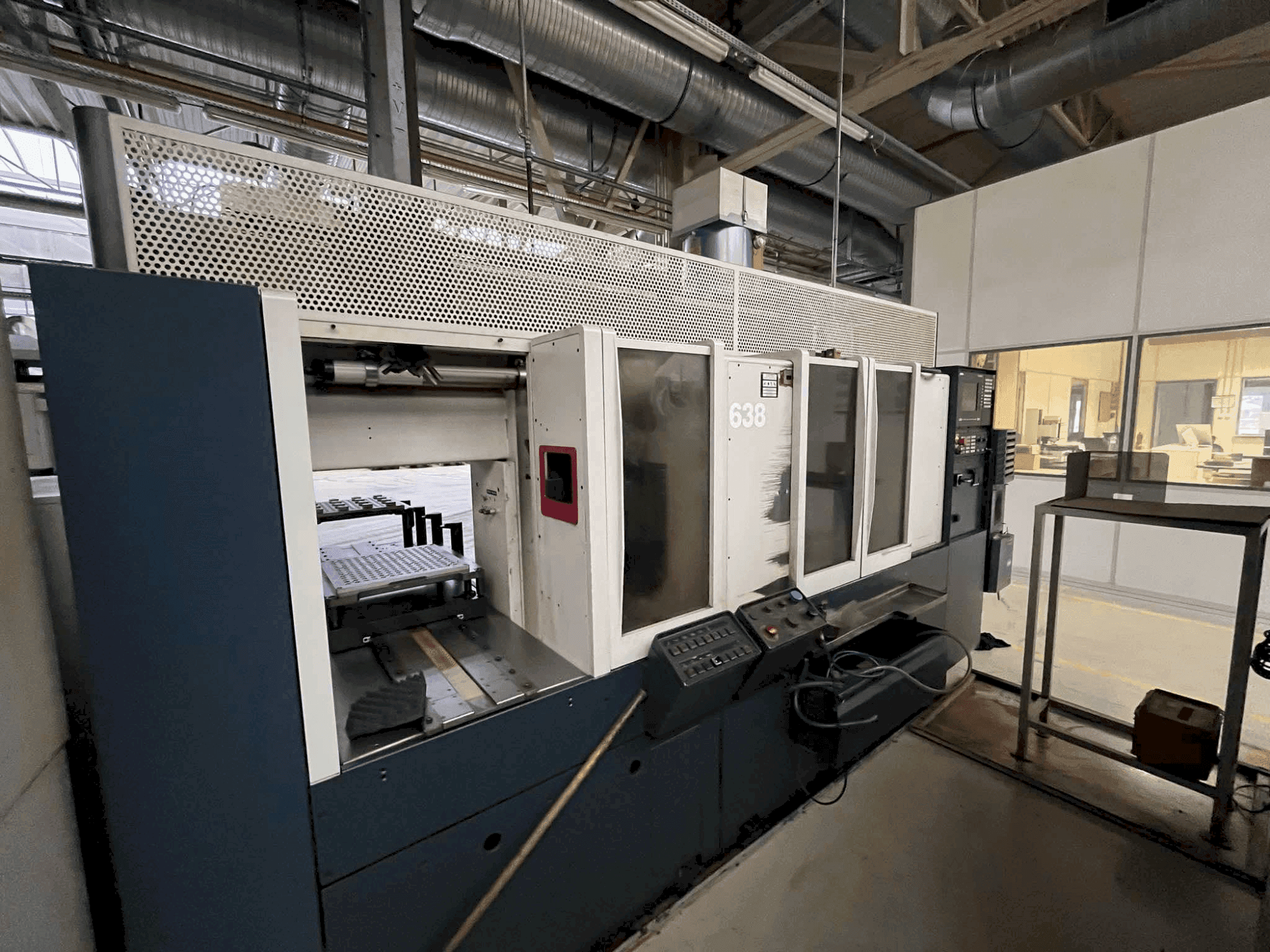 Frontansicht der SPINNER PD-CNC Maschine