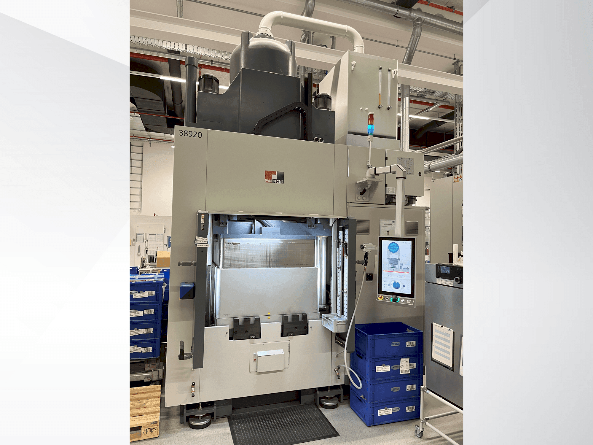 Frontansicht der PAN Stone D-V-500-PCD Maschine