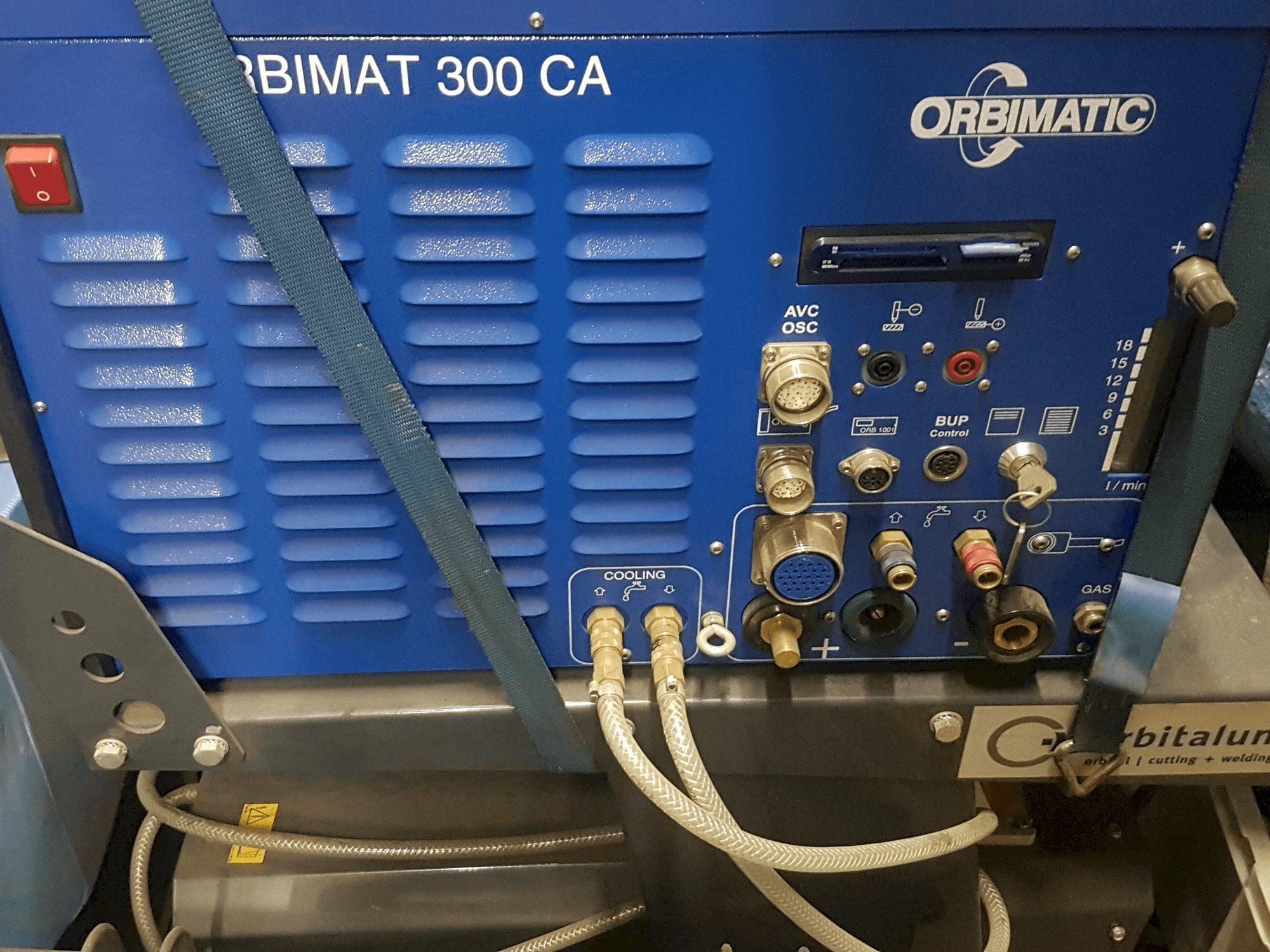 Frontansicht der Orbitalum ORBIMAT 300 CA AVC/OSC Maschine