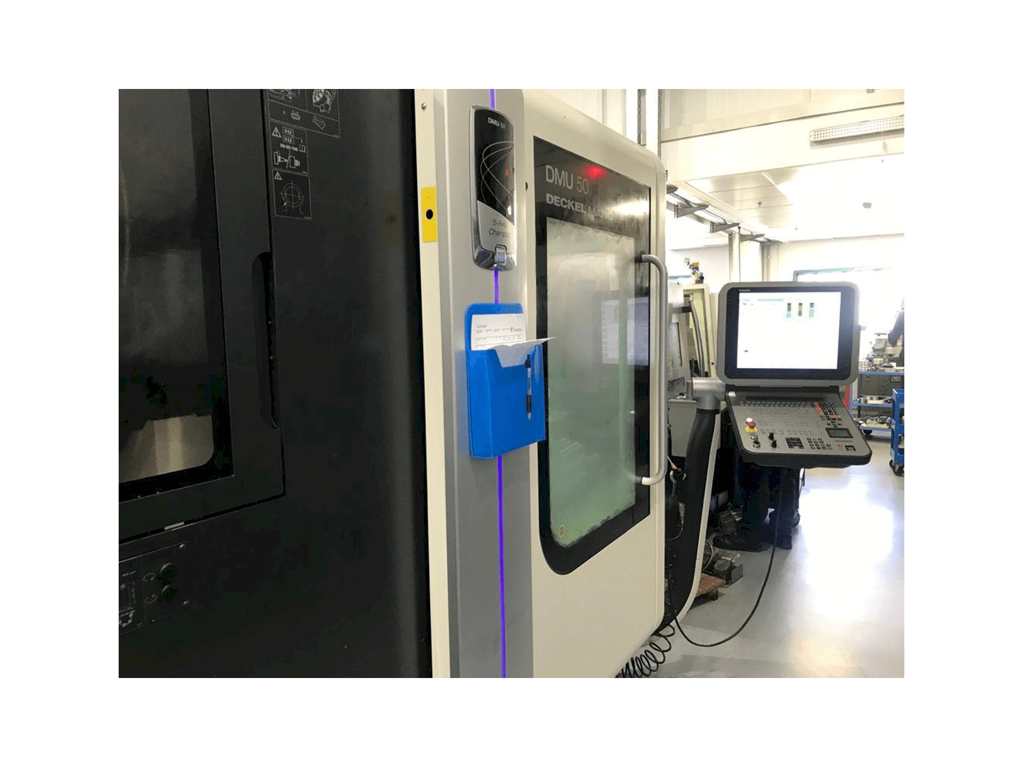 Frontansicht der DMG Mori Seiki DMU 50 Maschine