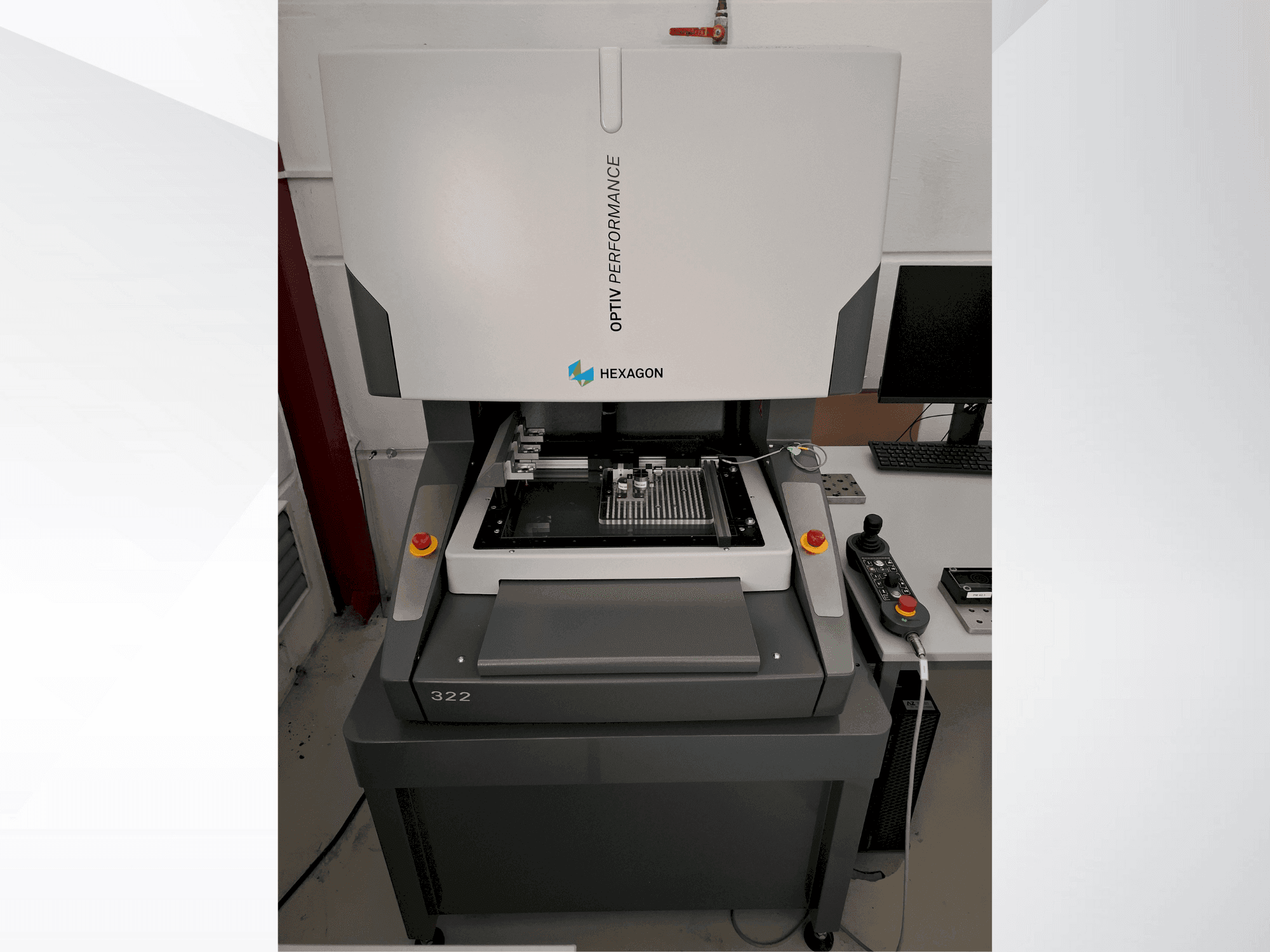 Frontansicht der Hexagon Optiv Performance 322 Maschine