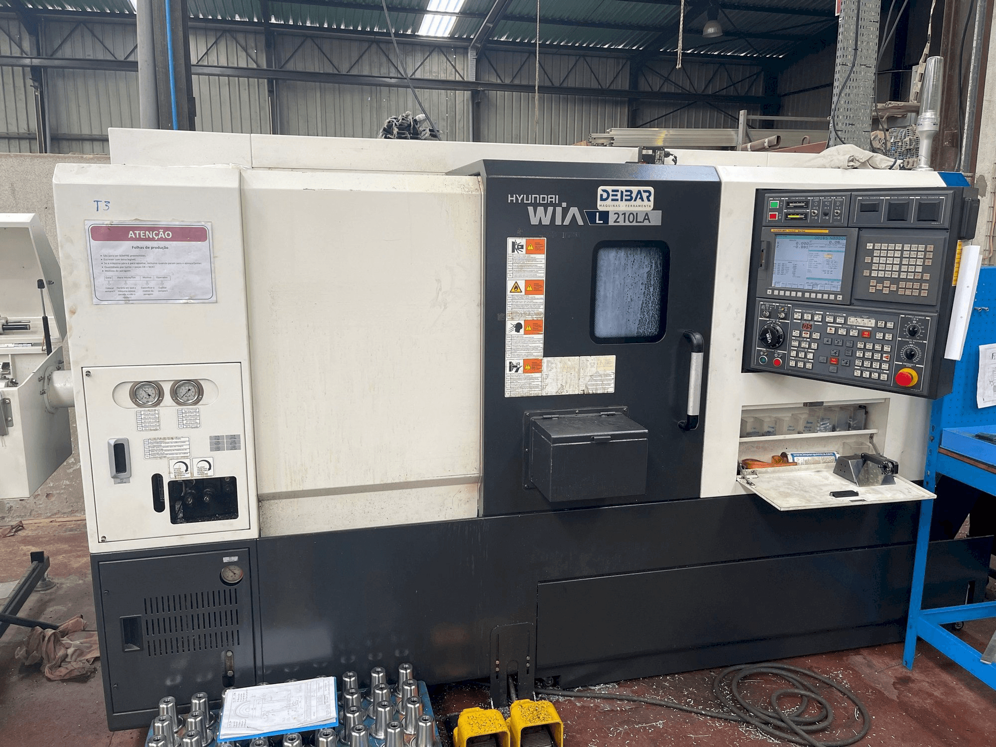 Frontansicht der Hyundai Wia L210LA Maschine