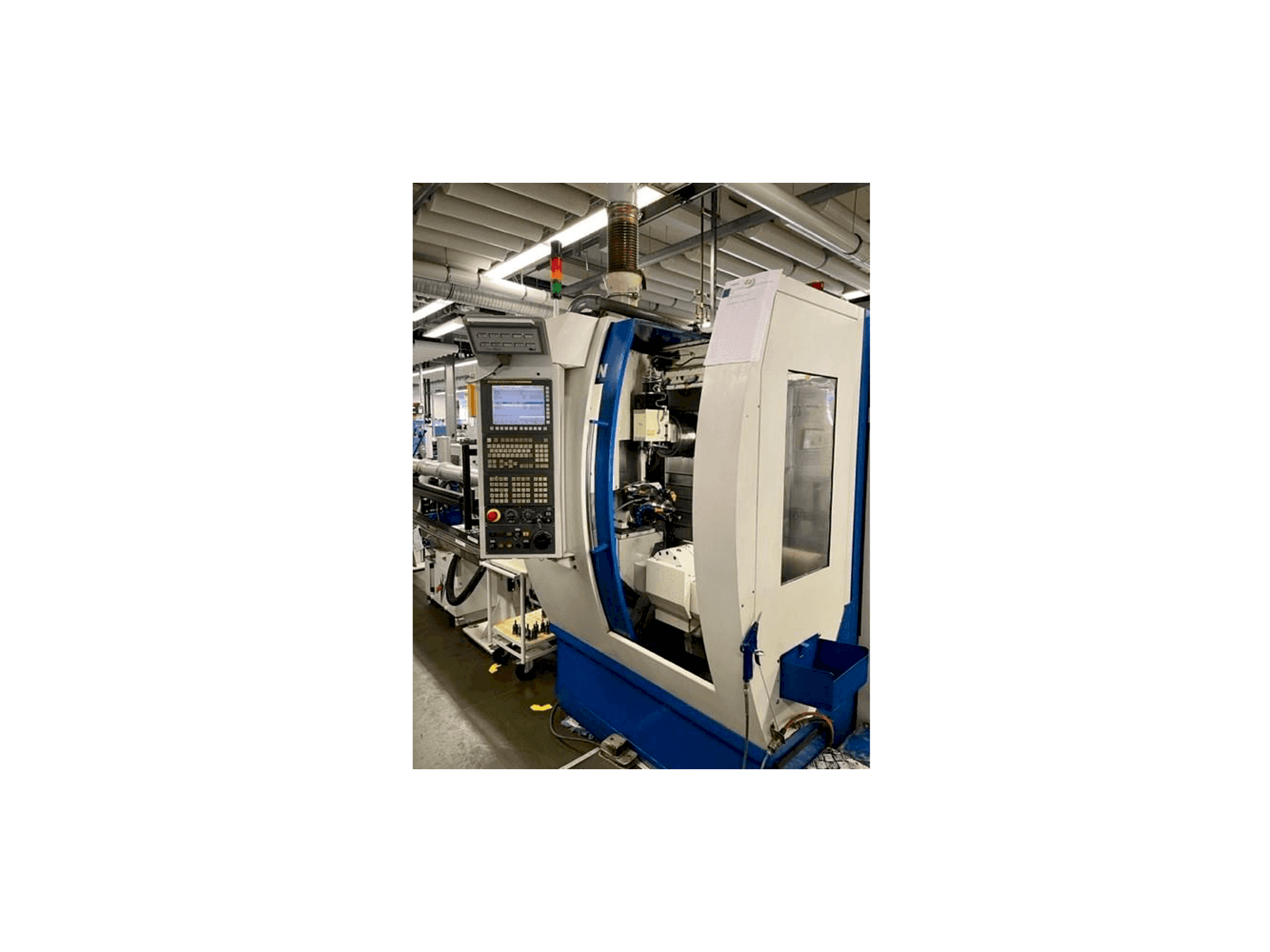 Frontansicht der Willemin-Macodel W508MT Maschine