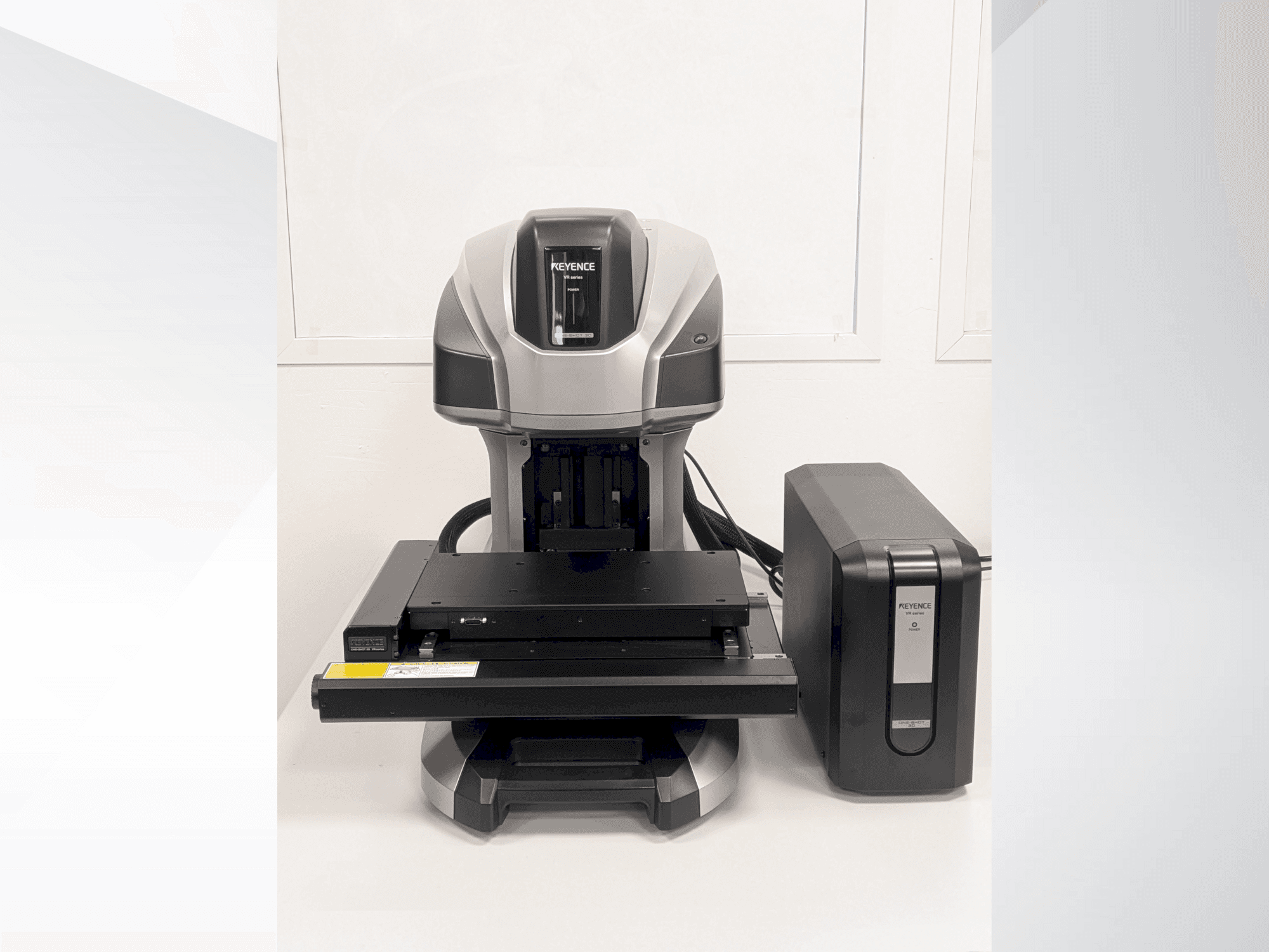 Frontansicht der KEYENCE VR-6200 Maschine