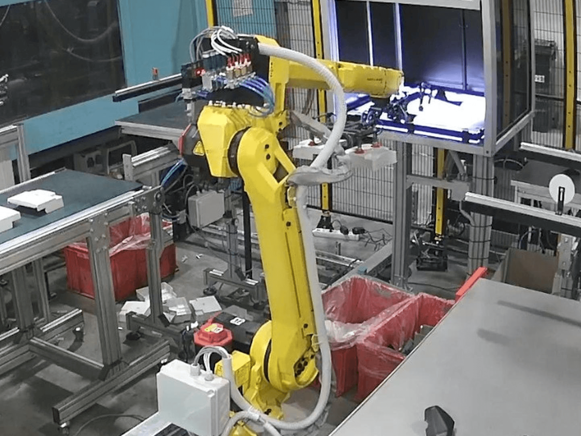 Frontansicht der FANUC M20iA12L Maschine