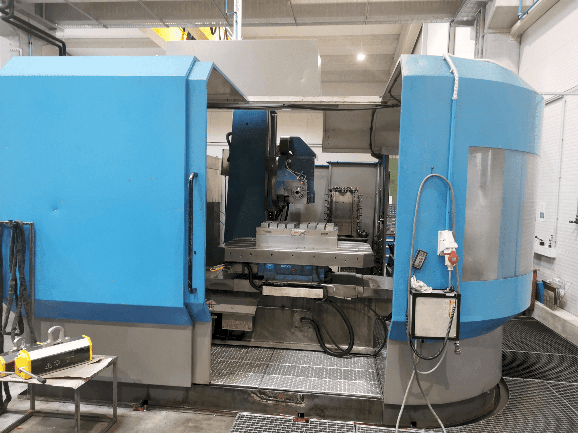 Frontansicht der IXION IA 3 TLF Maschine