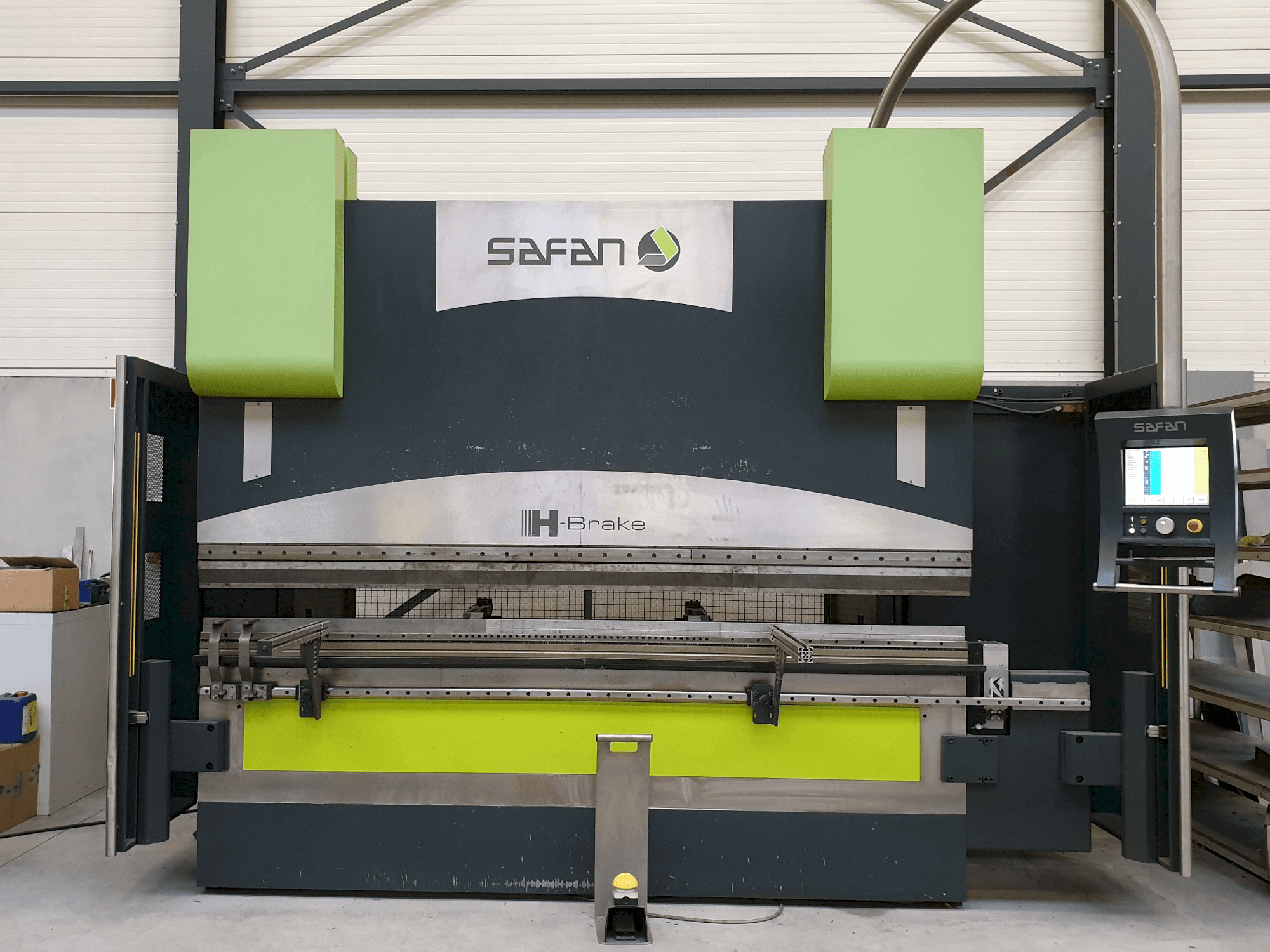 Frontansicht der Safan H-Brake 170-3100 Maschine
