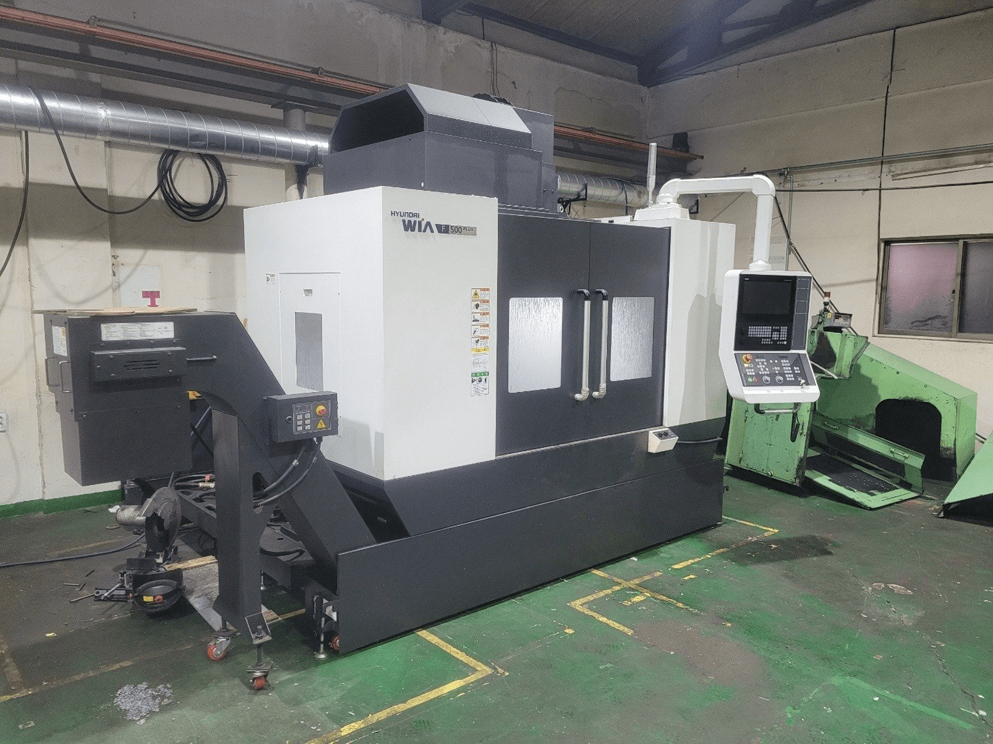 Frontansicht der Hyundai Wia F500 PLUS Maschine