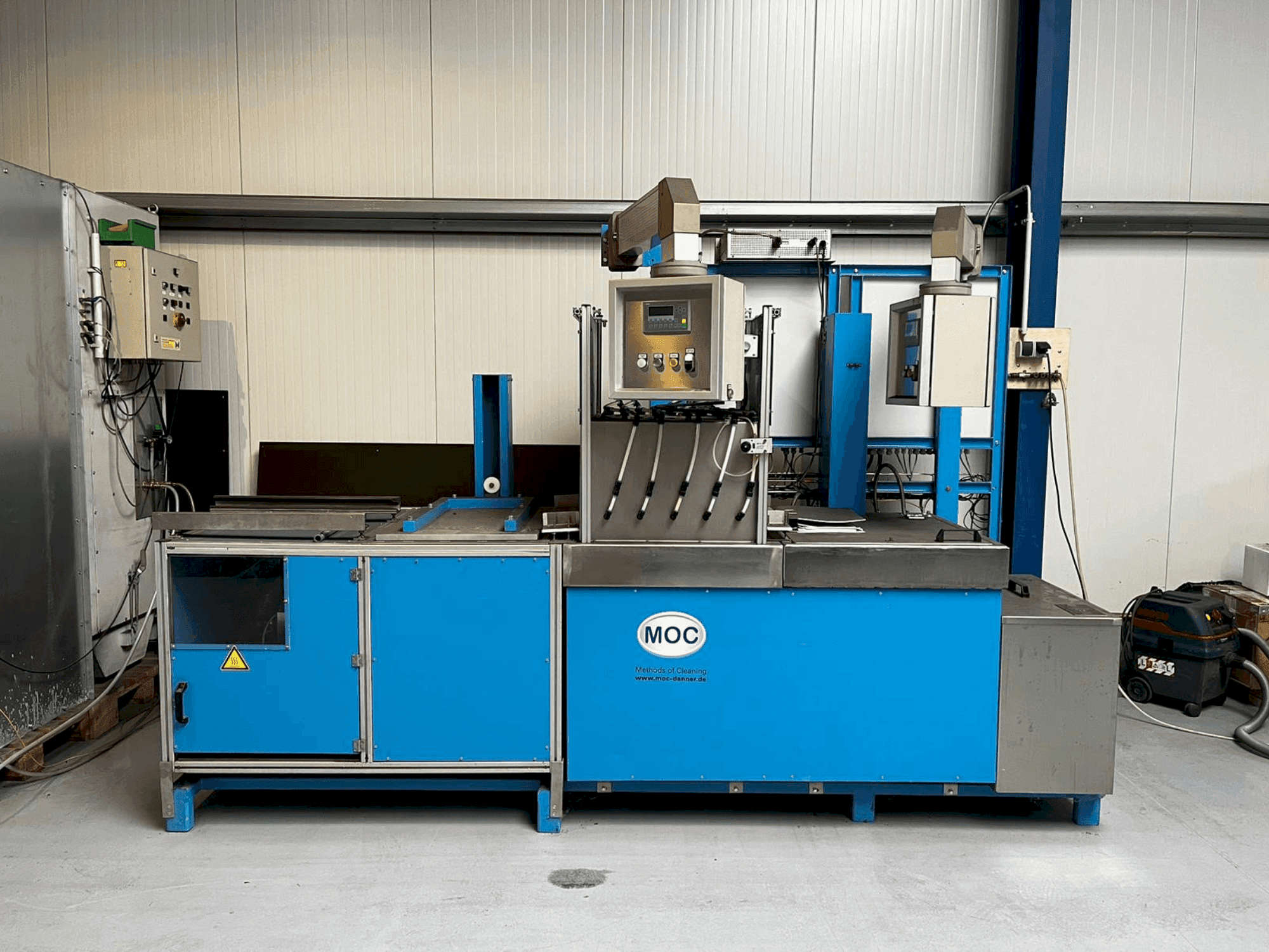 Frontansicht der MOC Danner S60 Maschine