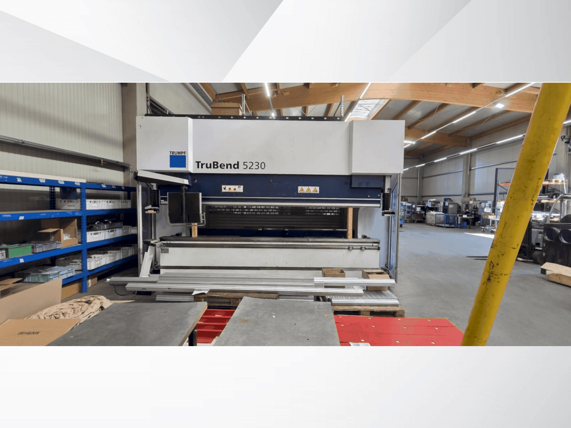 Frontansicht der TRUMPF TruBend 5230 Maschine