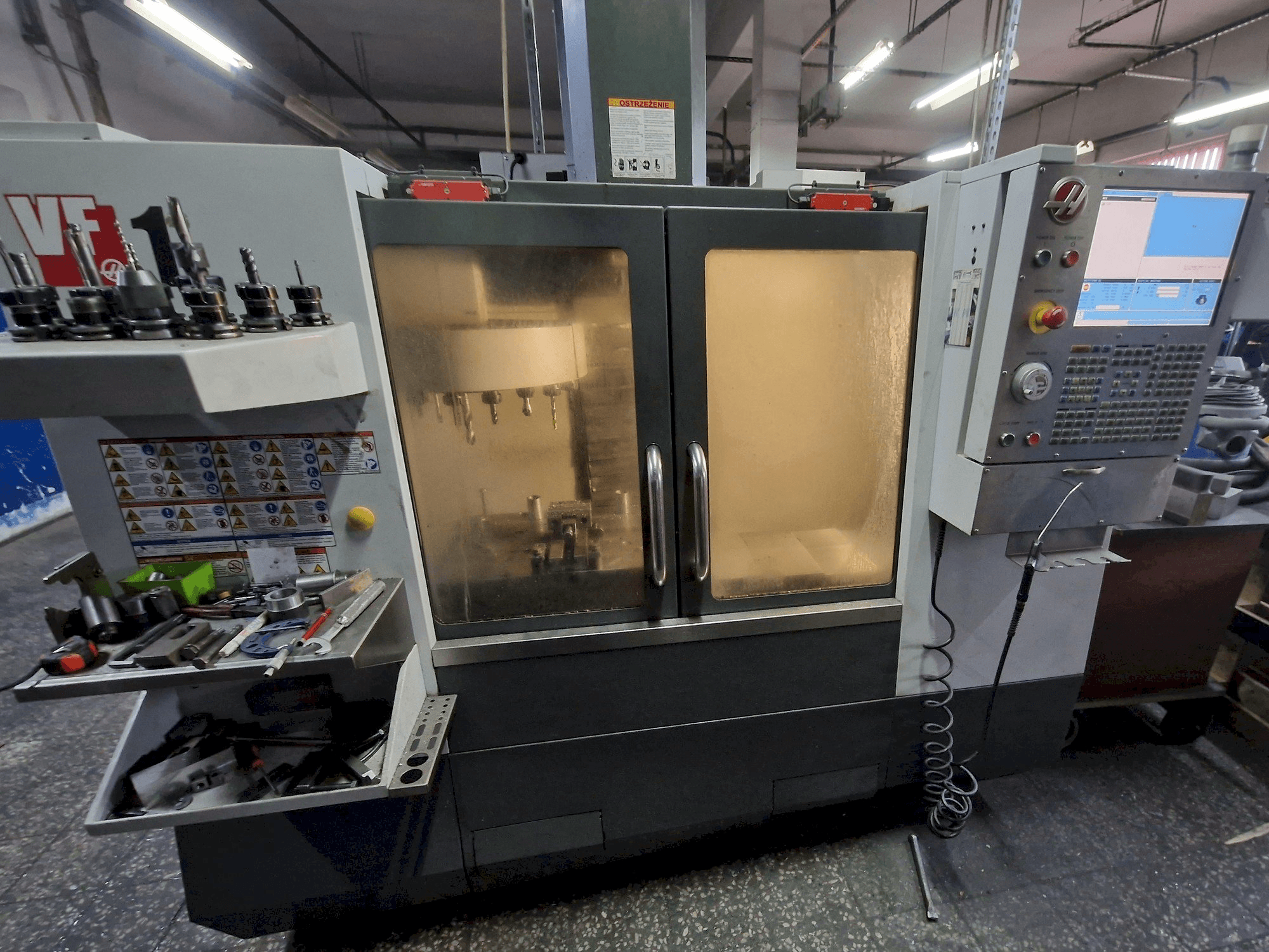 Frontansicht der HAAS VF-1 Maschine