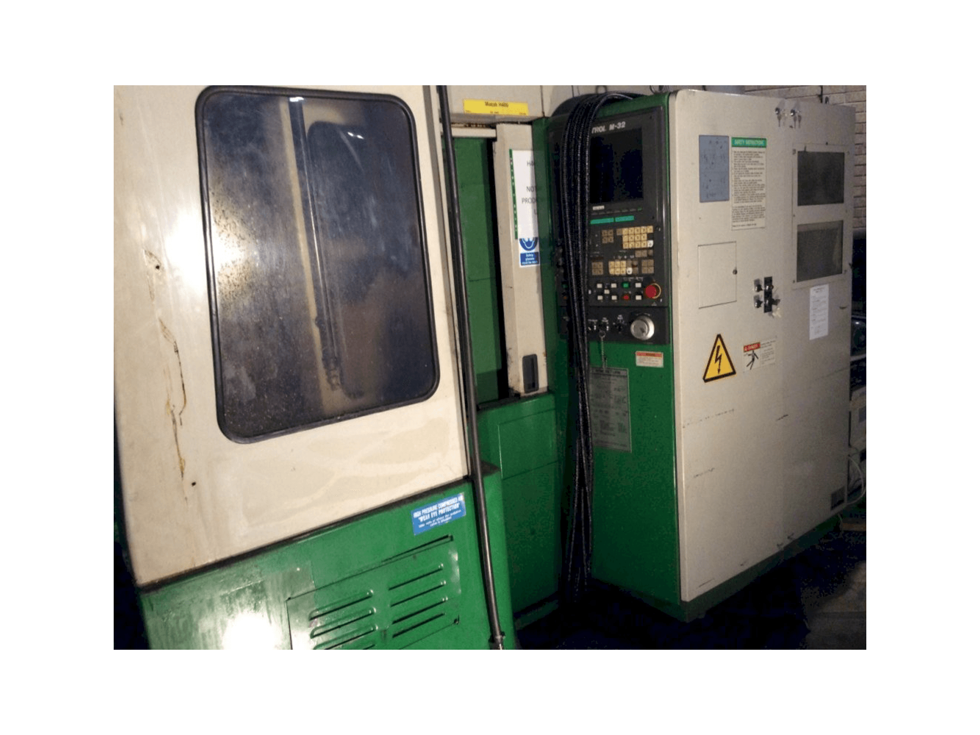 Frontansicht der Mazak Mazatech H400 Maschine