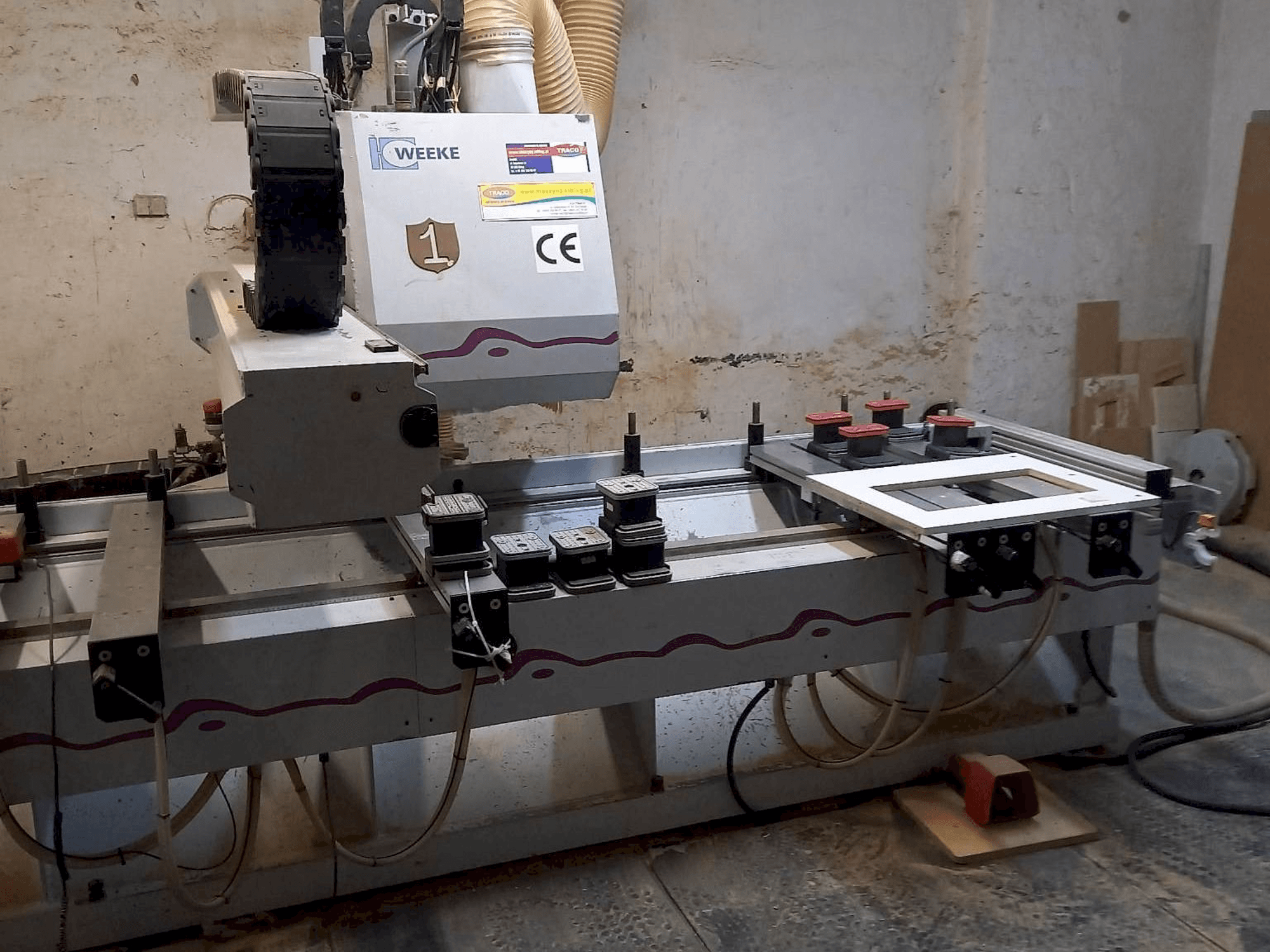 Frontansicht der Weeke Optimat BHC 280 Maschine