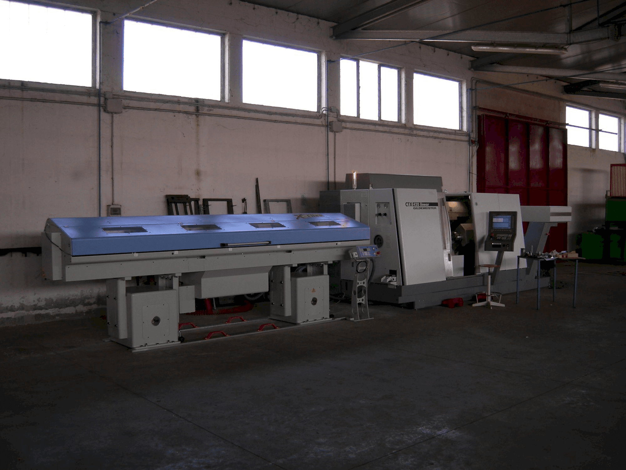 Frontansicht der Gildemeister CTX 420 V6 linear Maschine