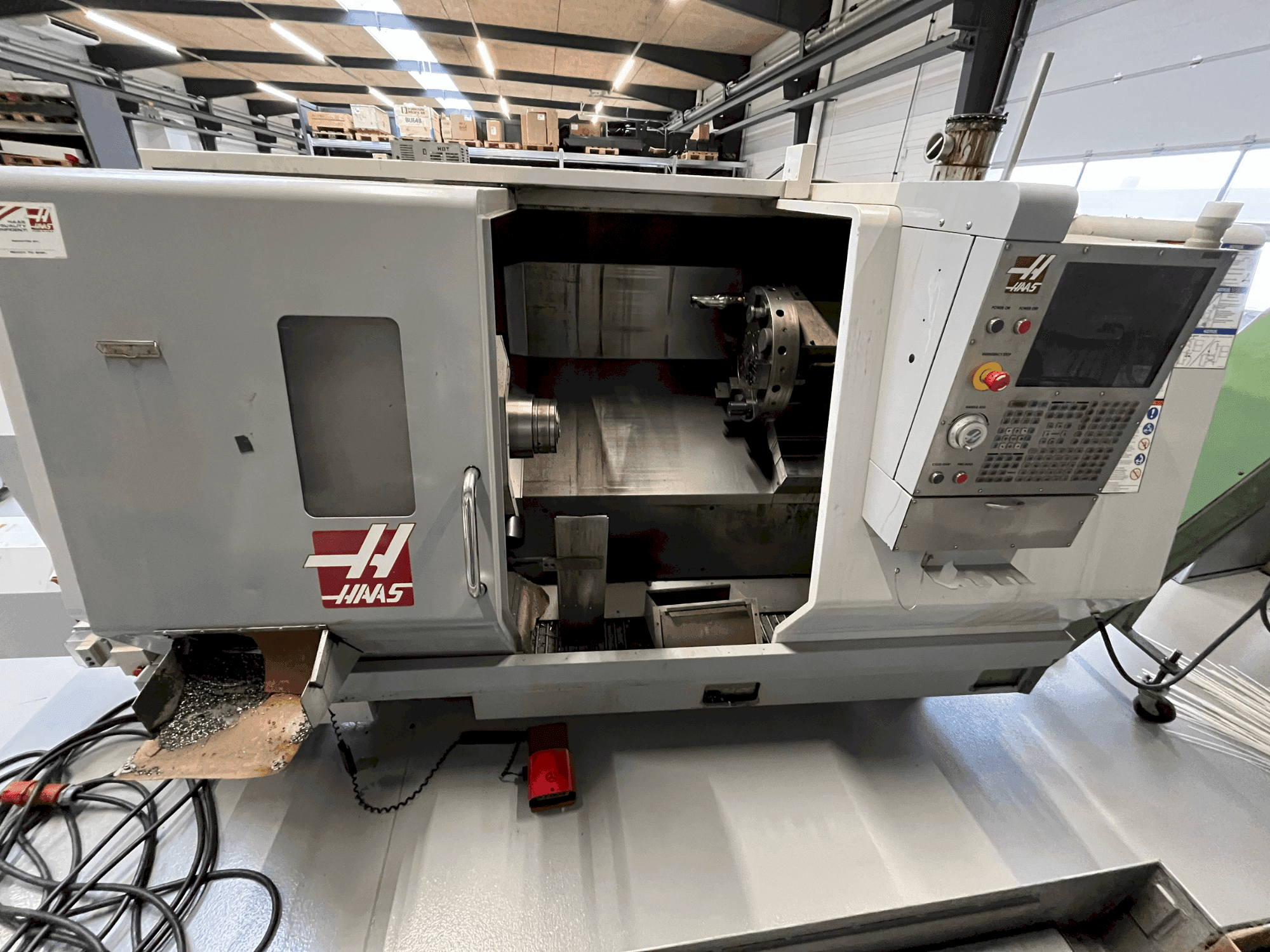 Frontansicht der HAAS SL-30 Maschine