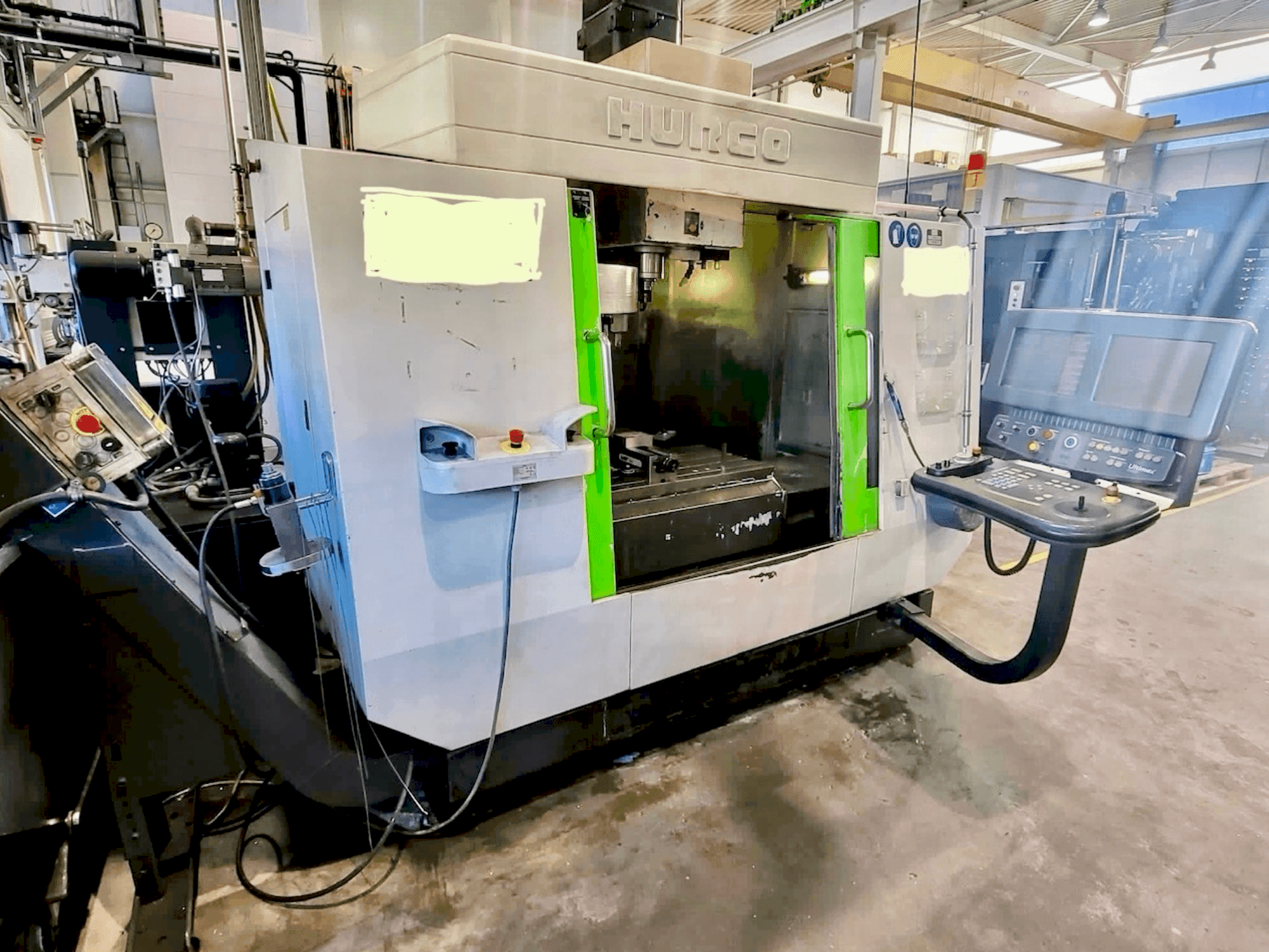 Frontansicht der Hurco BCM4020 Maschine