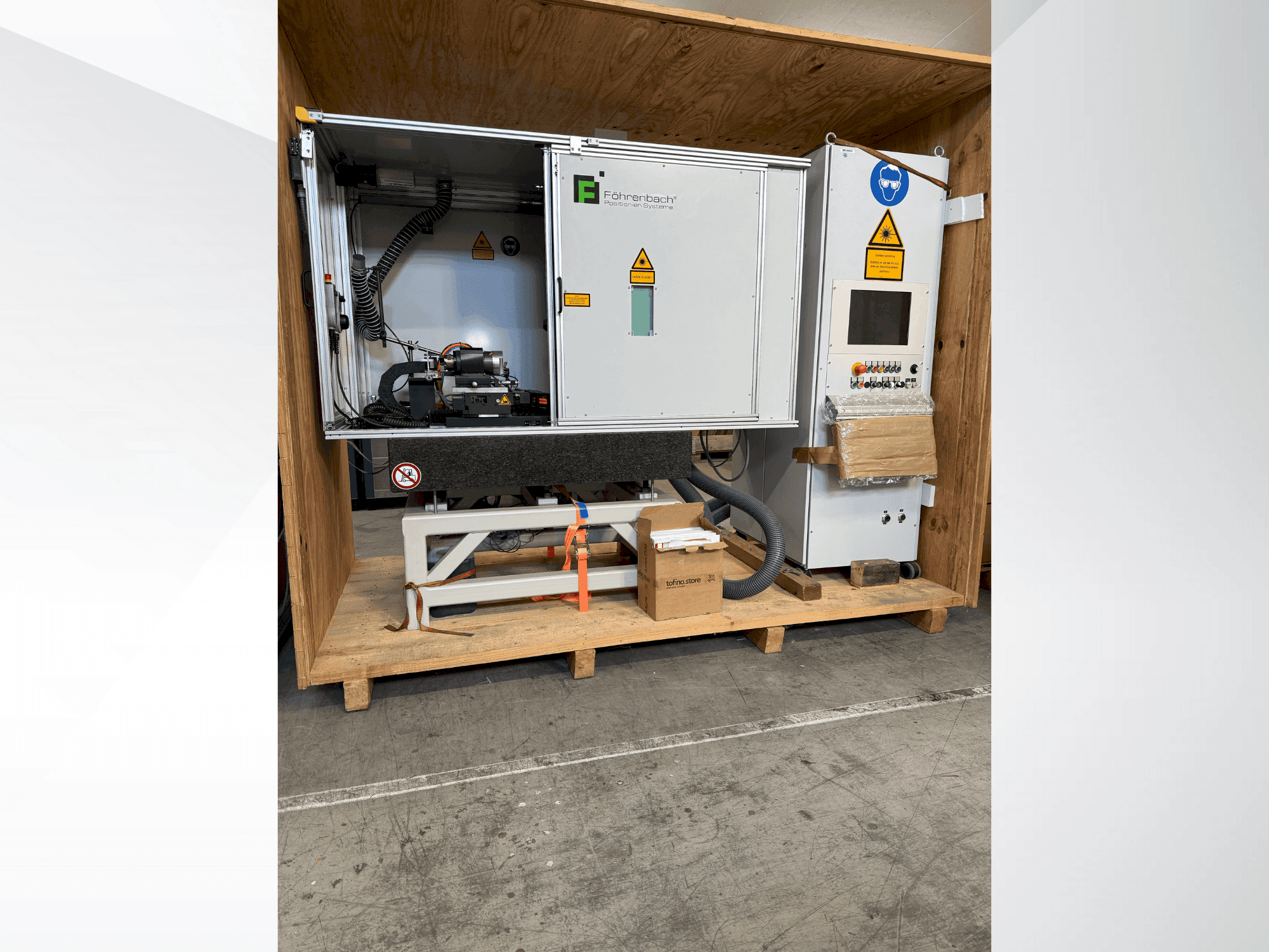 Seitenansicht der LASAG KLS 246 CL60 Maschine