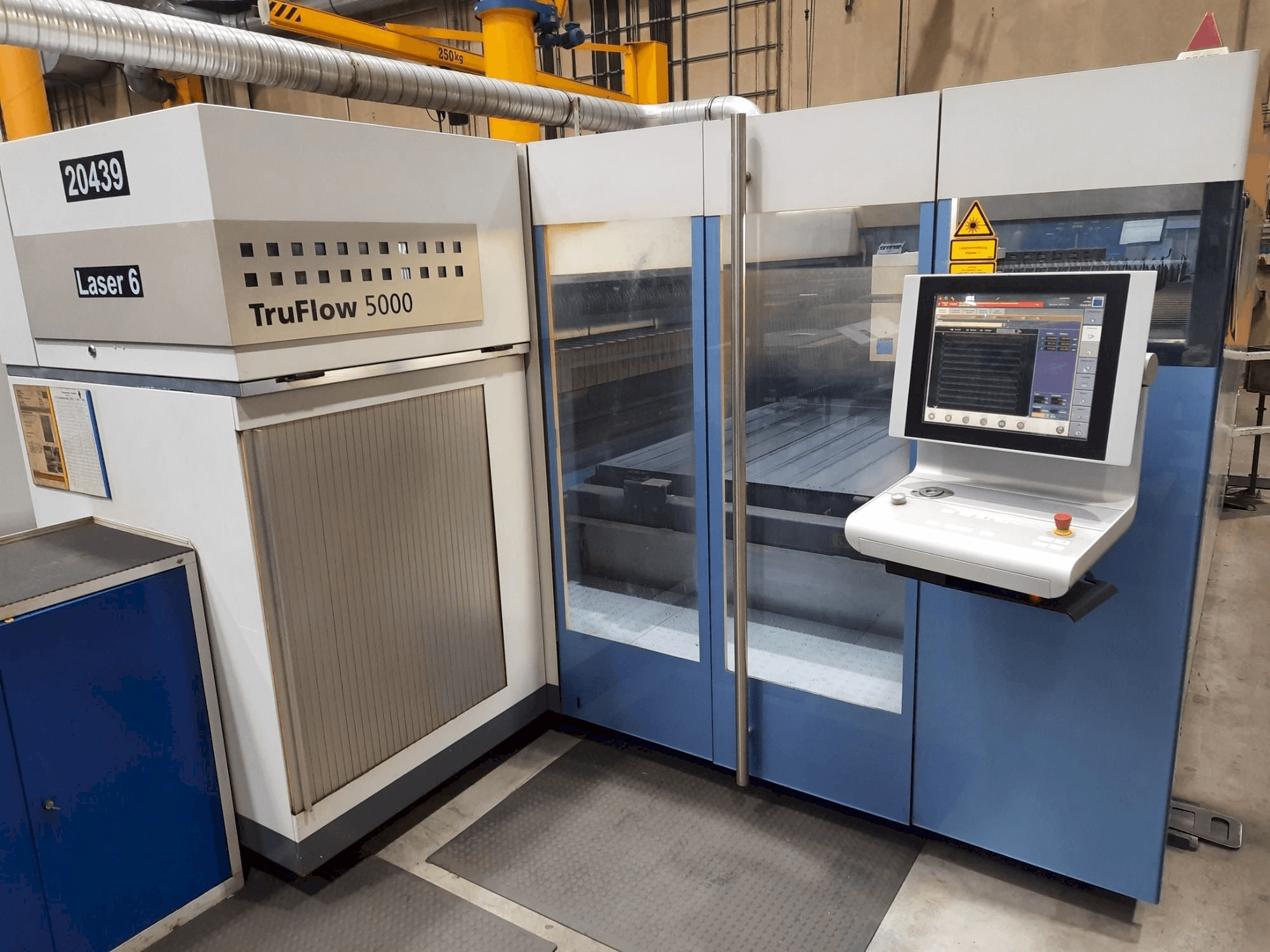 Frontansicht der Trumpf L 3030 Maschine
