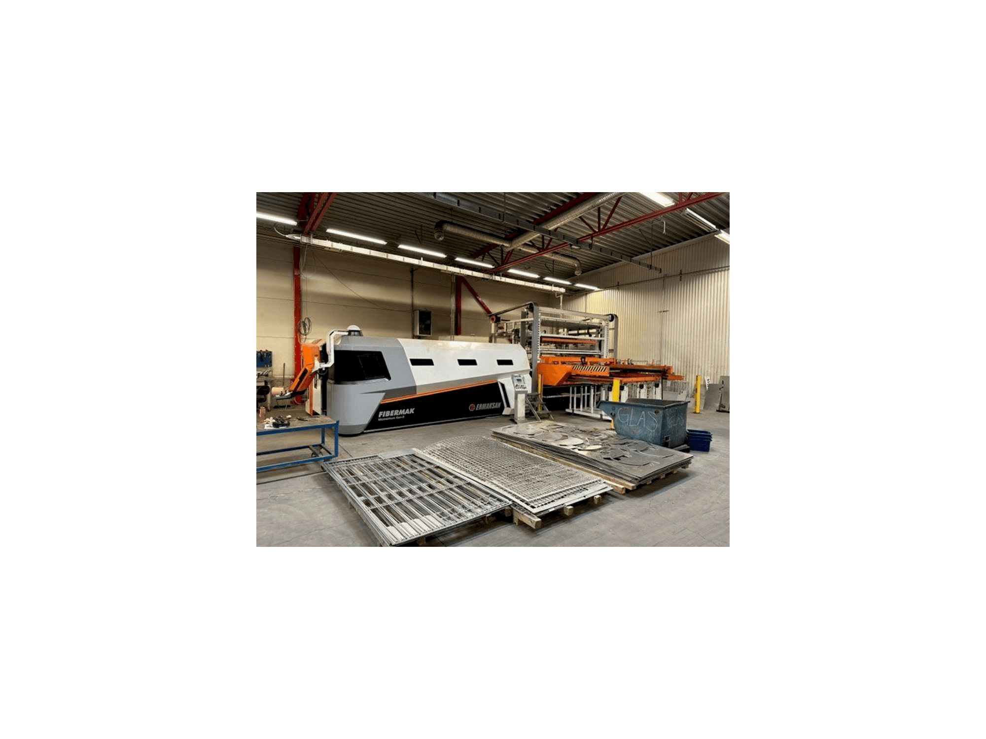 Frontansicht der ERMAKSAN Fibermak 4KW Maschine